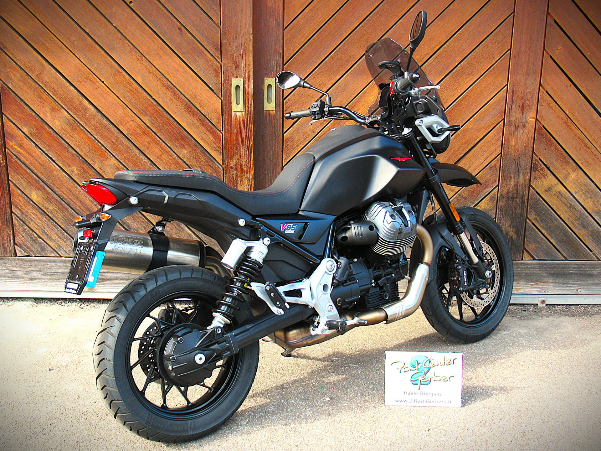 MOTO GUZZI V85 Strada-image-6