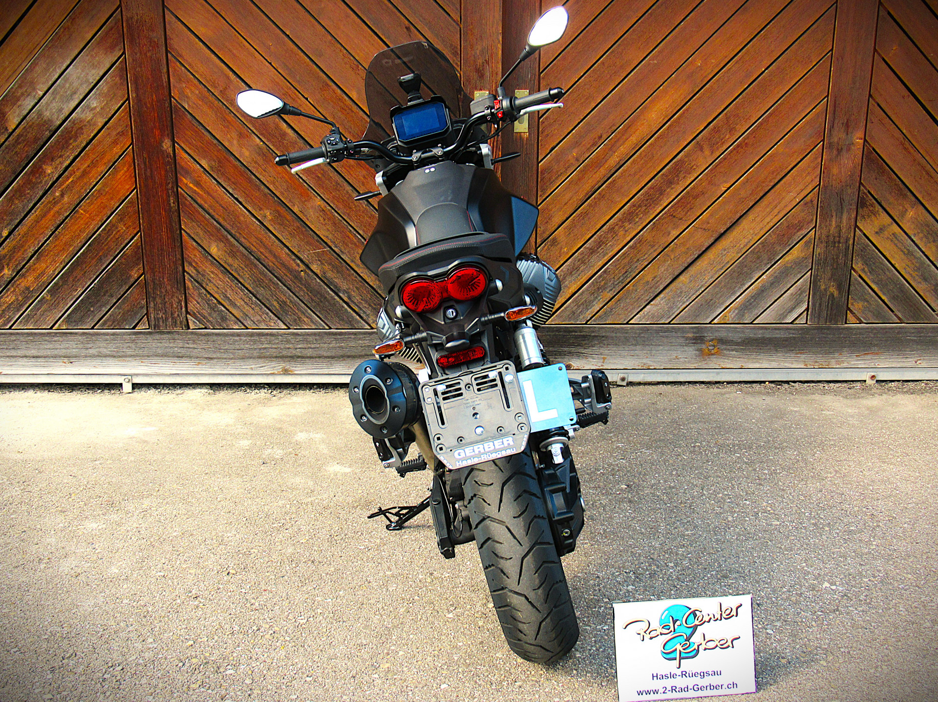 MOTO GUZZI V85 Strada-image-3