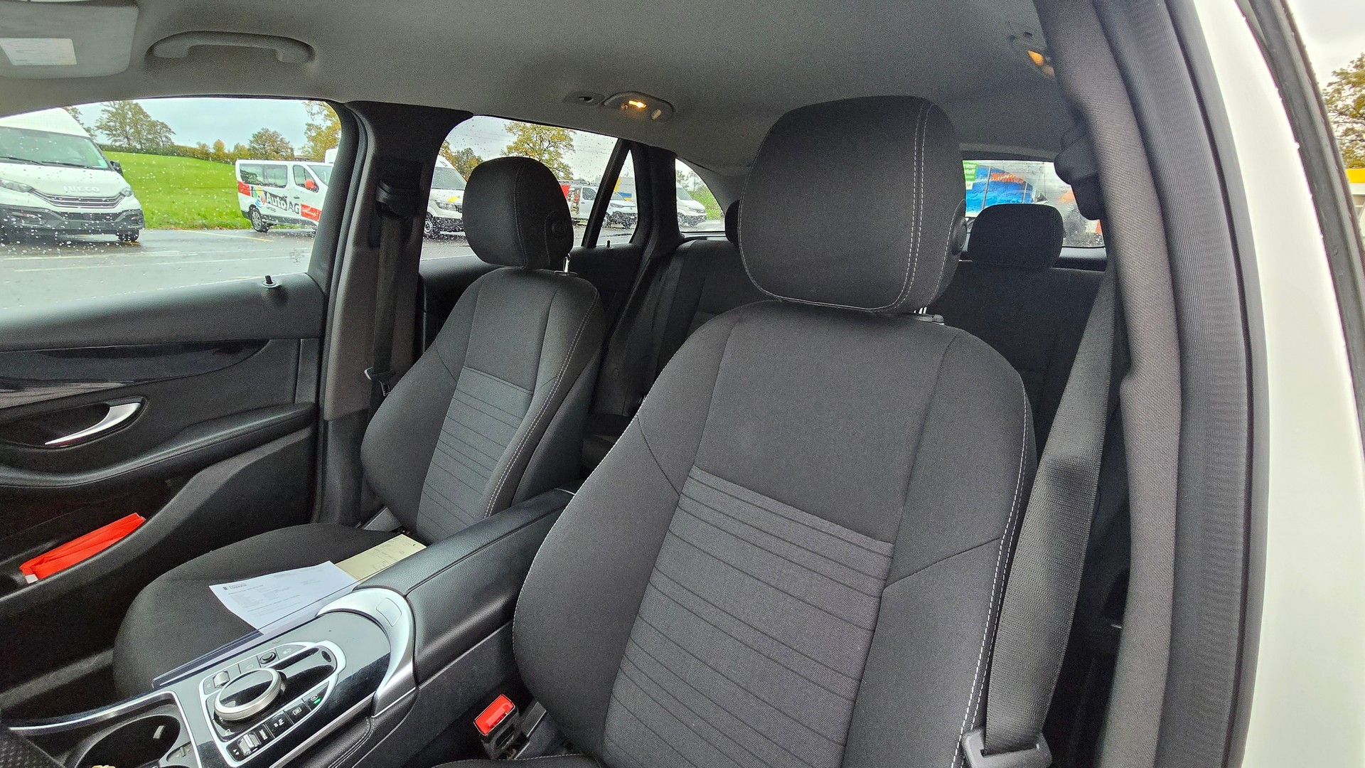 MERCEDES-BENZ GLC 220 d 4Matic 9G-Tronic-image-9