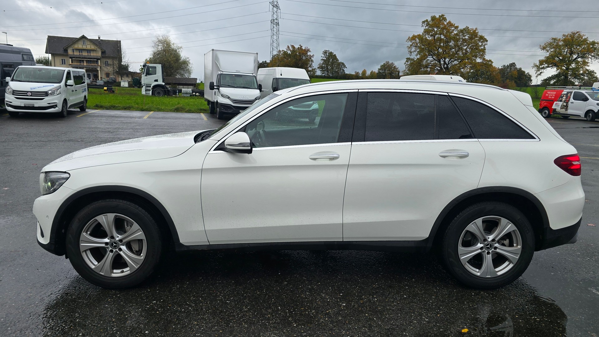 MERCEDES-BENZ GLC 220 d 4Matic 9G-Tronic-showroom-element-3