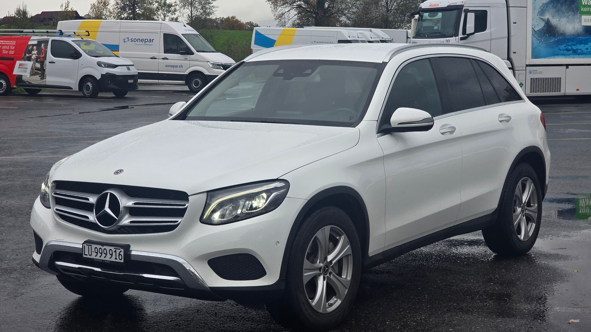 MERCEDES-BENZ GLC 220 d 4Matic 9G-Tronic-showroom-element-2