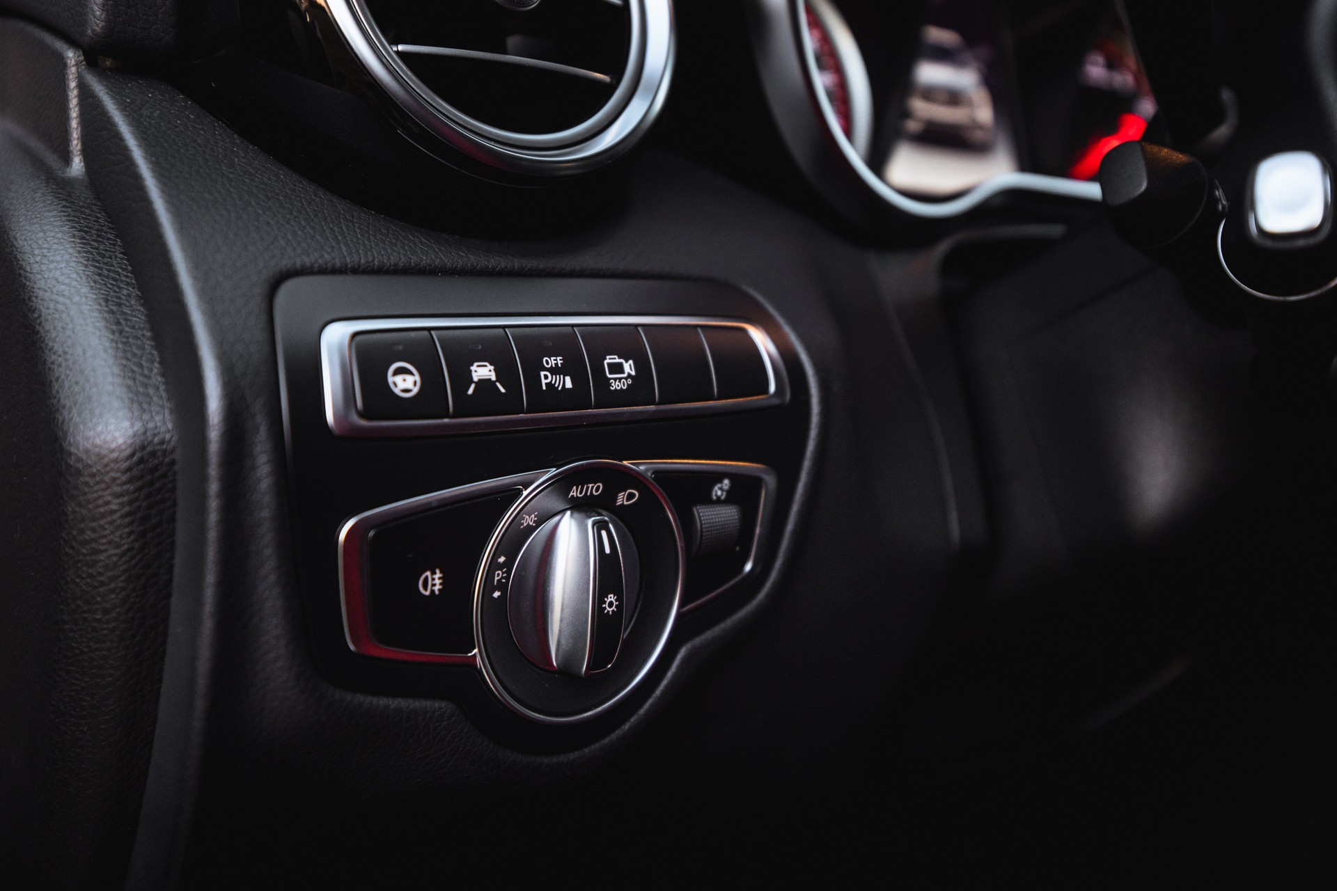 MERCEDES-BENZ GLC 63 S AMG 4Matic+ 9G-Tronic-image-18