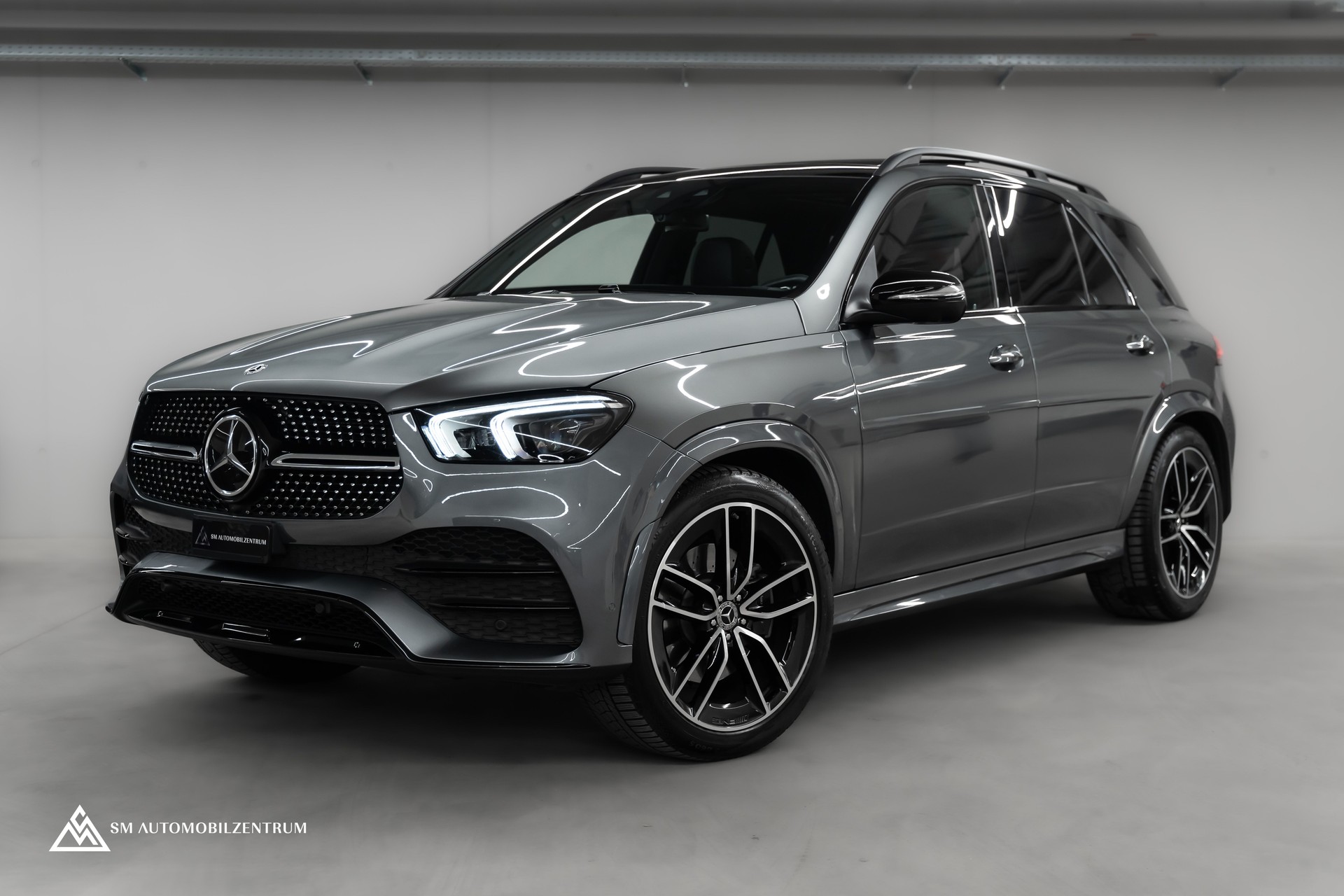 MERCEDES-BENZ GLE 350 d AMG Line 4matic / Head-Up / Panorama / Burmester