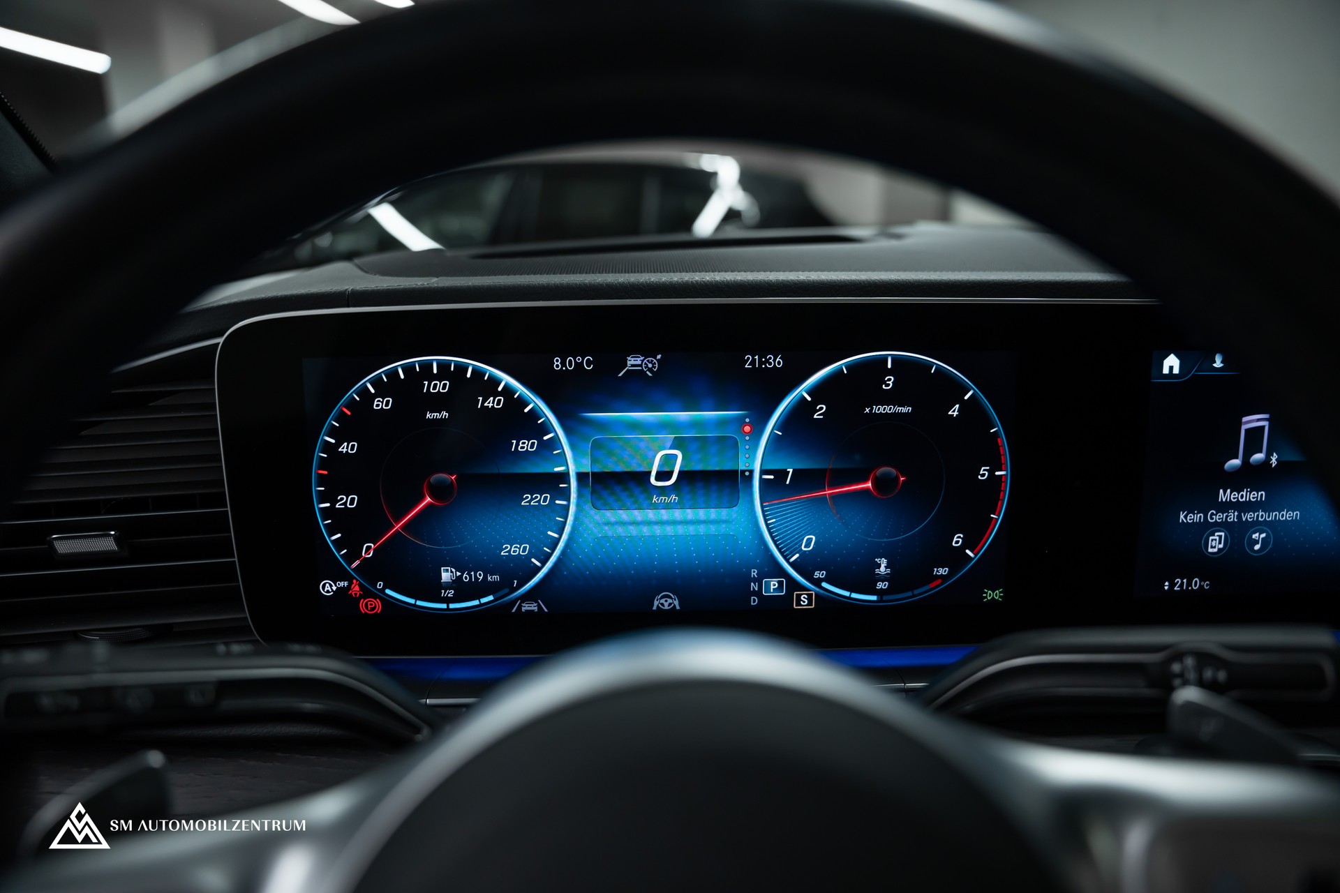 MERCEDES-BENZ GLE 350 d AMG Line 4matic / Head-Up / Panorama / Burmester-image-30
