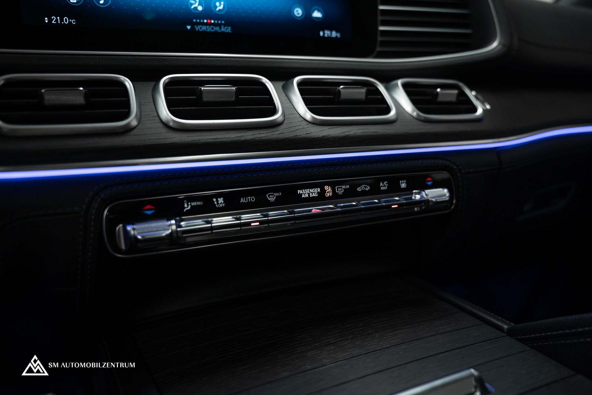 MERCEDES-BENZ GLE 350 d AMG Line 4matic / Head-Up / Panorama / Burmester-image-33