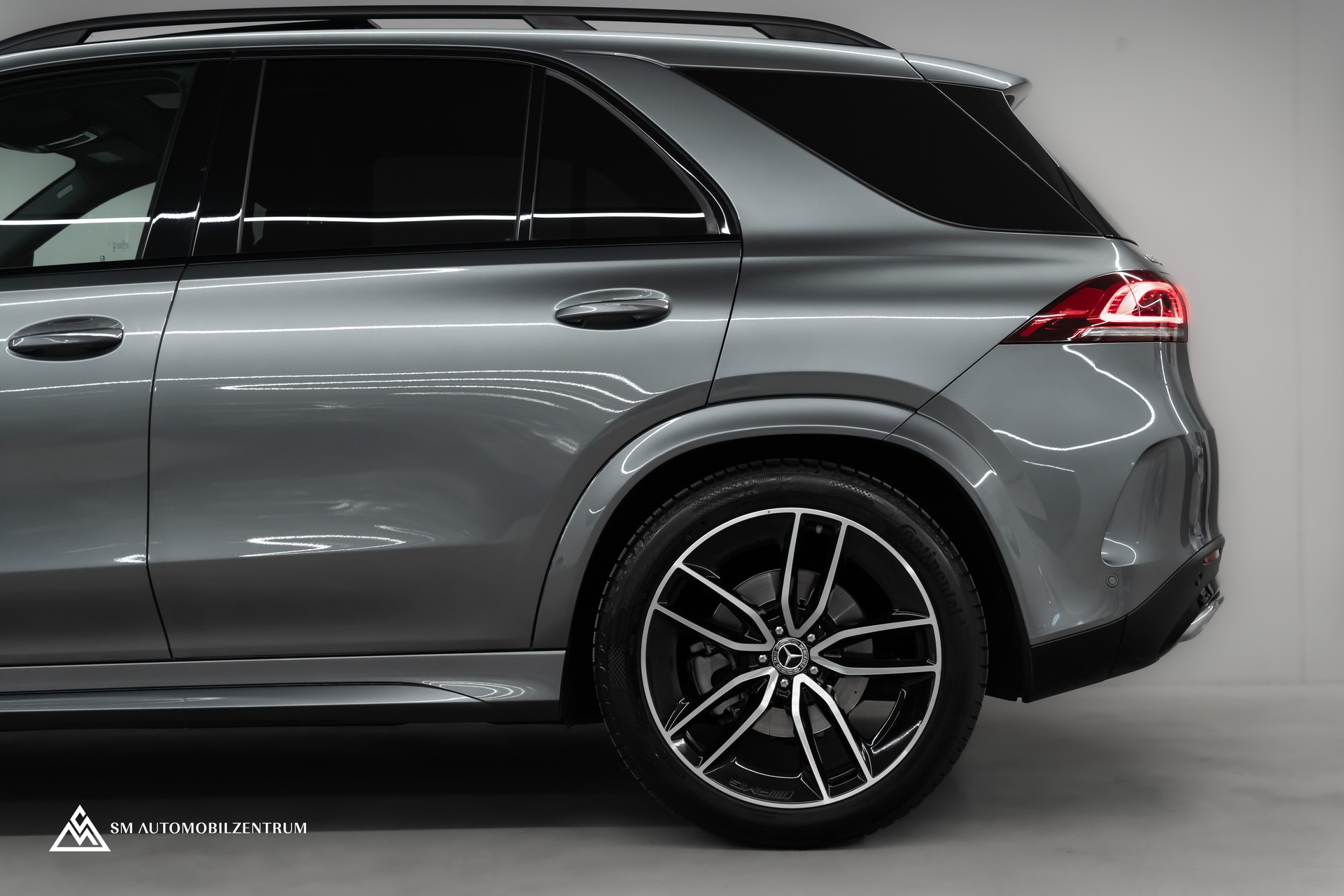 MERCEDES-BENZ GLE 350 d AMG Line 4matic / Head-Up / Panorama / Burmester-image-6