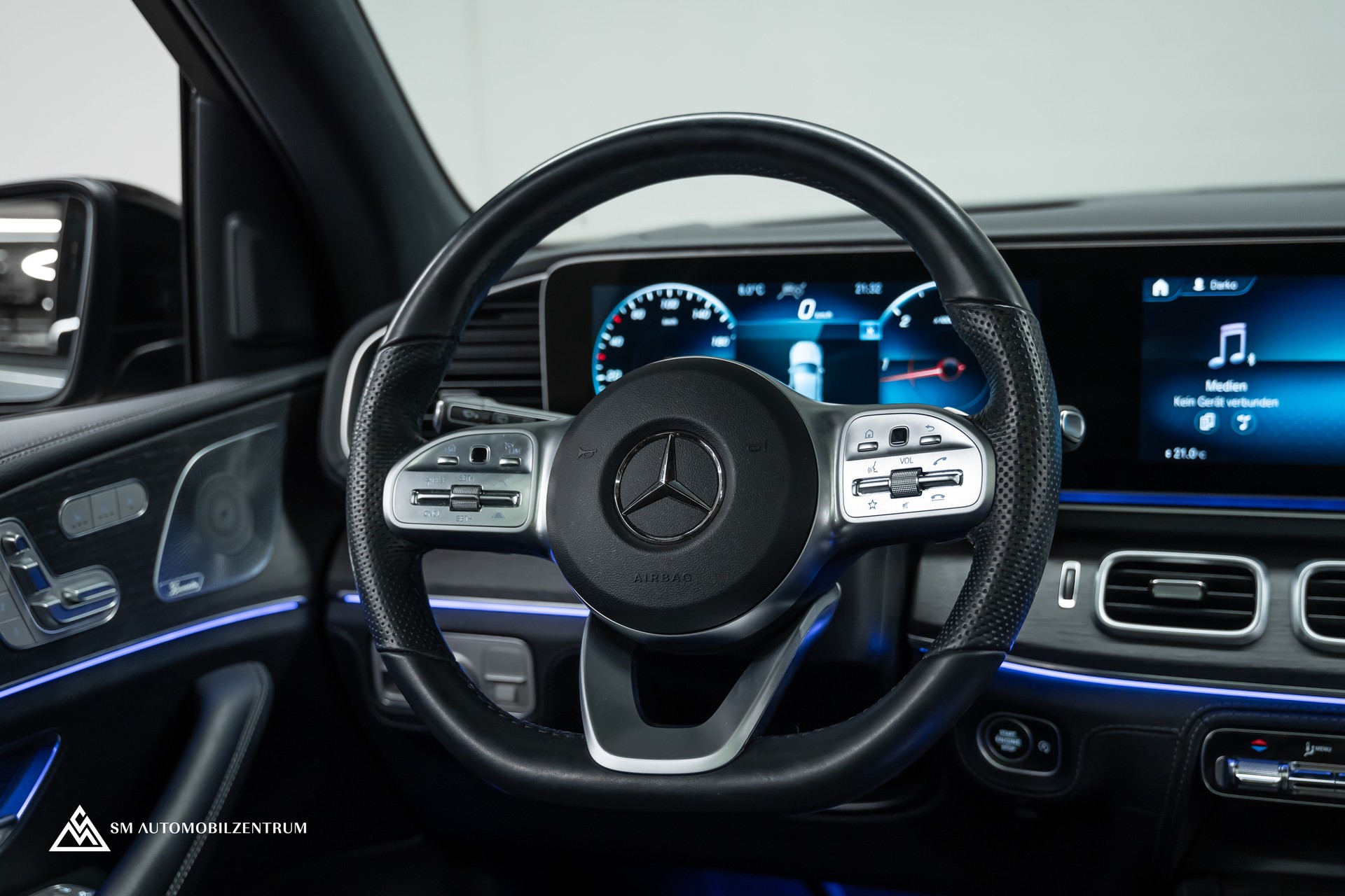 MERCEDES-BENZ GLE 350 d AMG Line 4matic / Head-Up / Panorama / Burmester-image-16