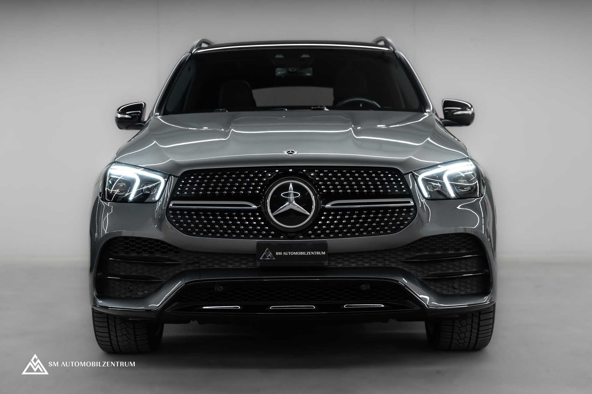 MERCEDES-BENZ GLE 350 d AMG Line 4matic / Head-Up / Panorama / Burmester-showroom-element-1