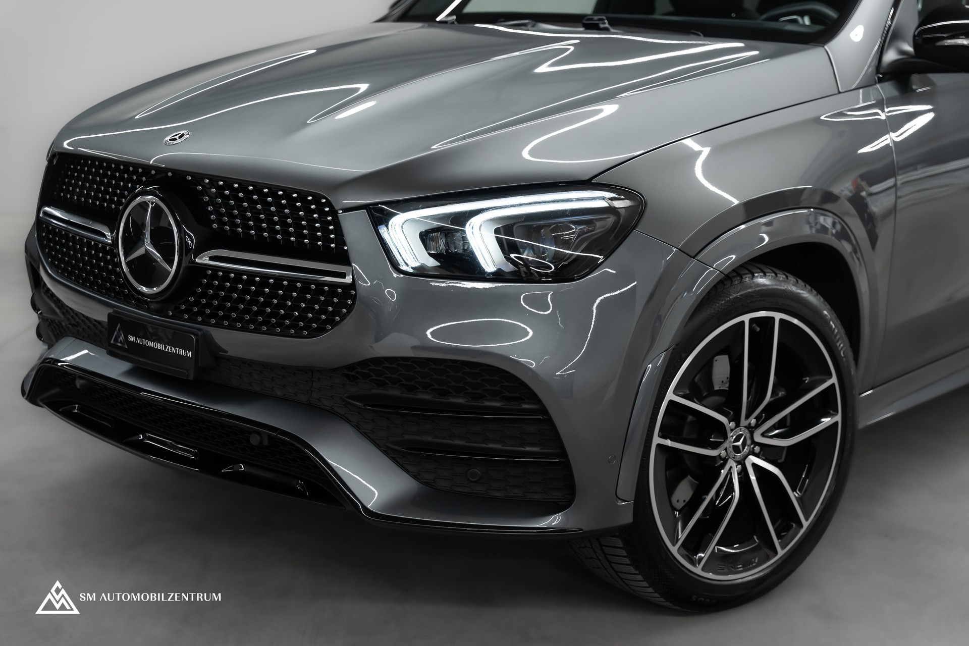 MERCEDES-BENZ GLE 350 d AMG Line 4matic / Head-Up / Panorama / Burmester-showroom-element-3