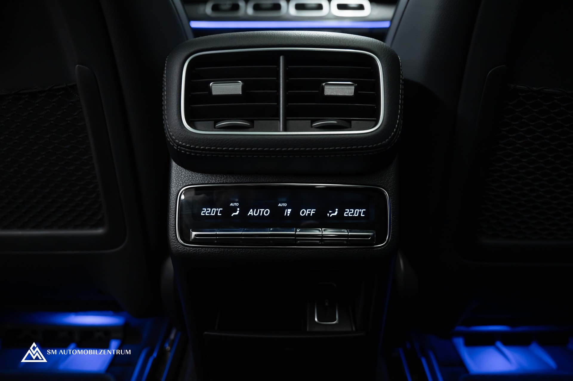MERCEDES-BENZ GLE 350 d AMG Line 4matic / Head-Up / Panorama / Burmester-image-23