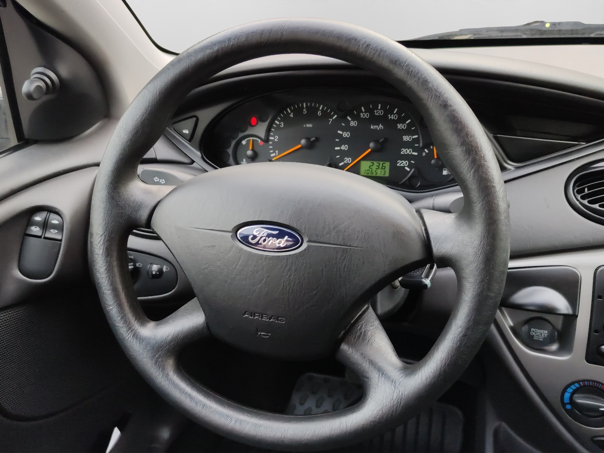 FORD Focus 1.6i 16V Carving-image-19