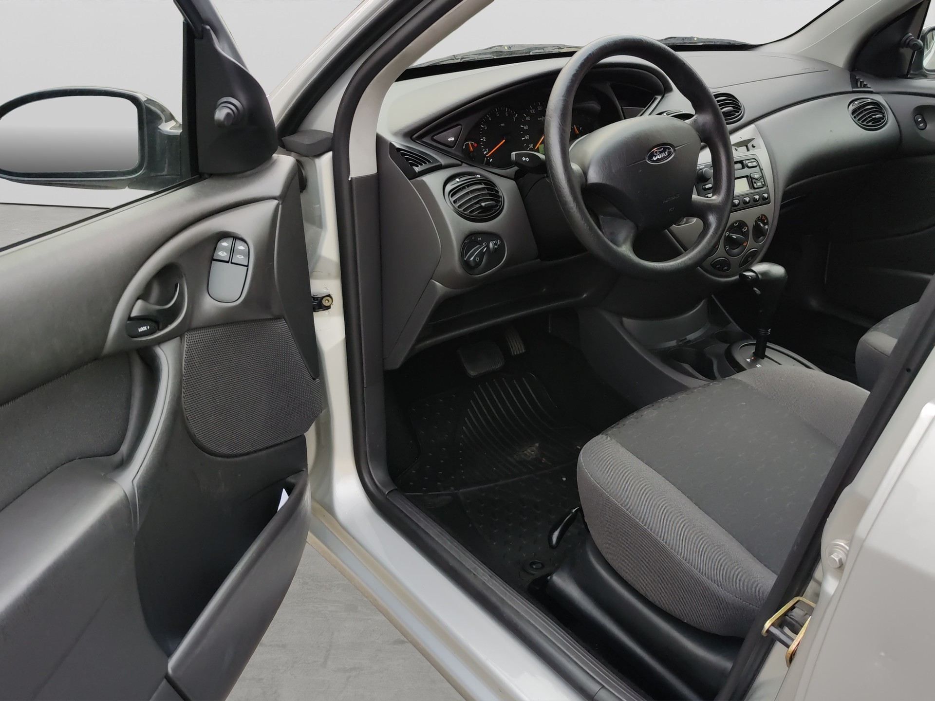 FORD Focus 1.6i 16V Carving-image-12