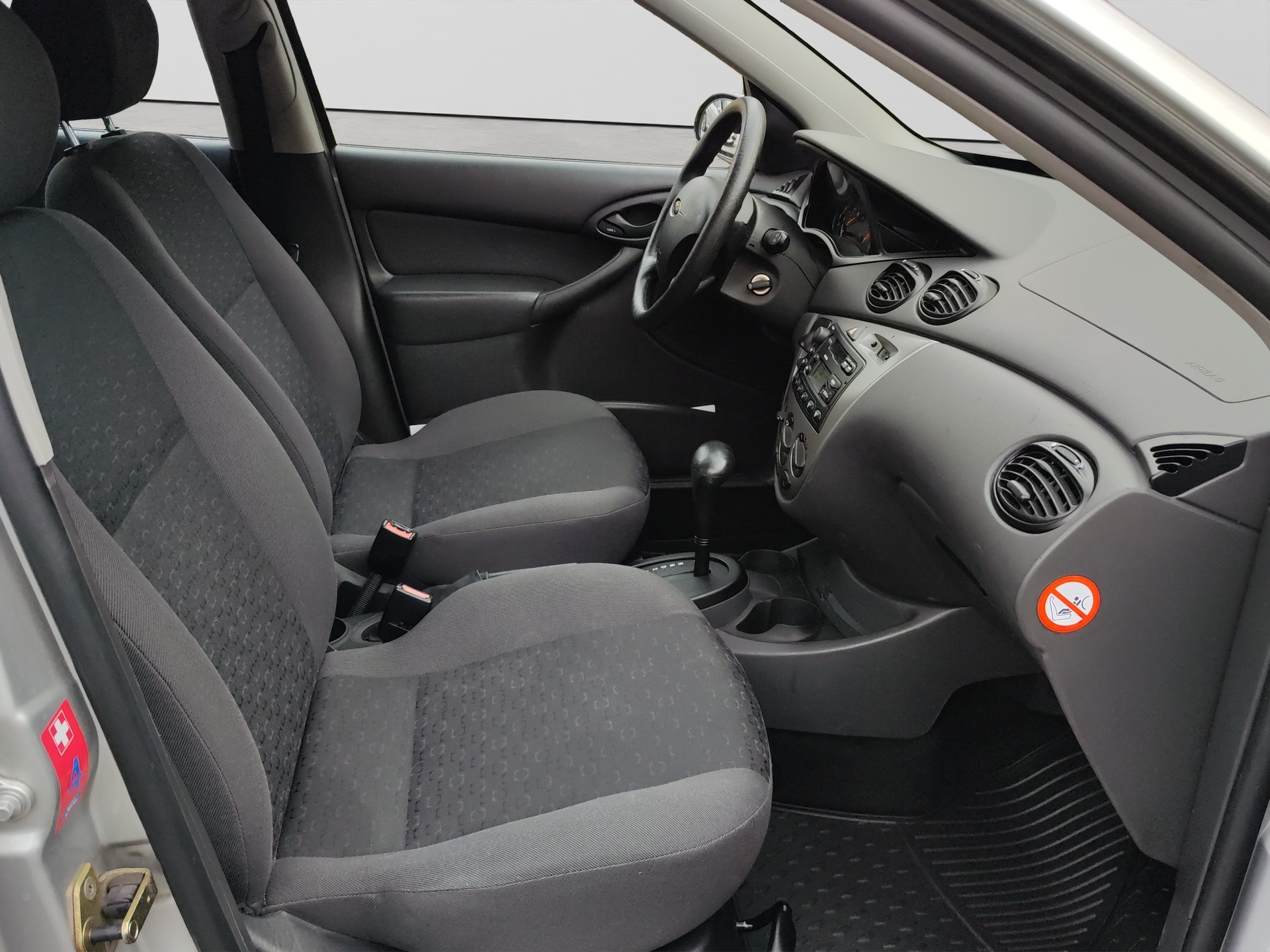 FORD Focus 1.6i 16V Carving-image-16