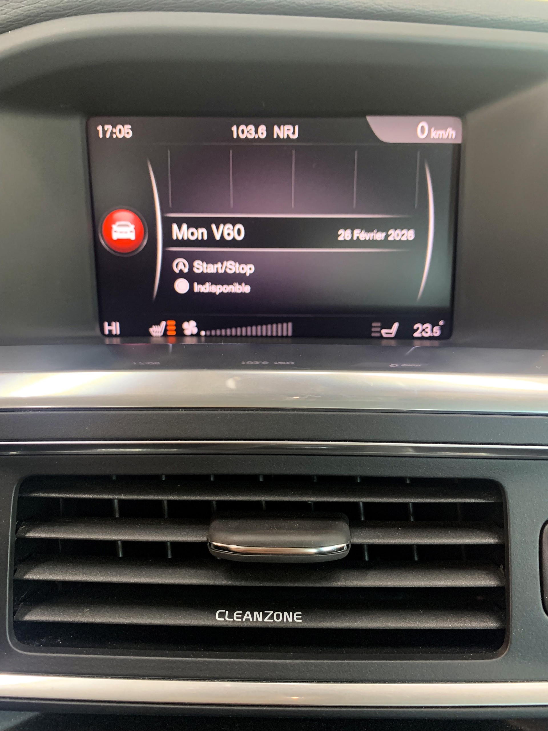 VOLVO V60 D3 Summum Geartronic-image-25