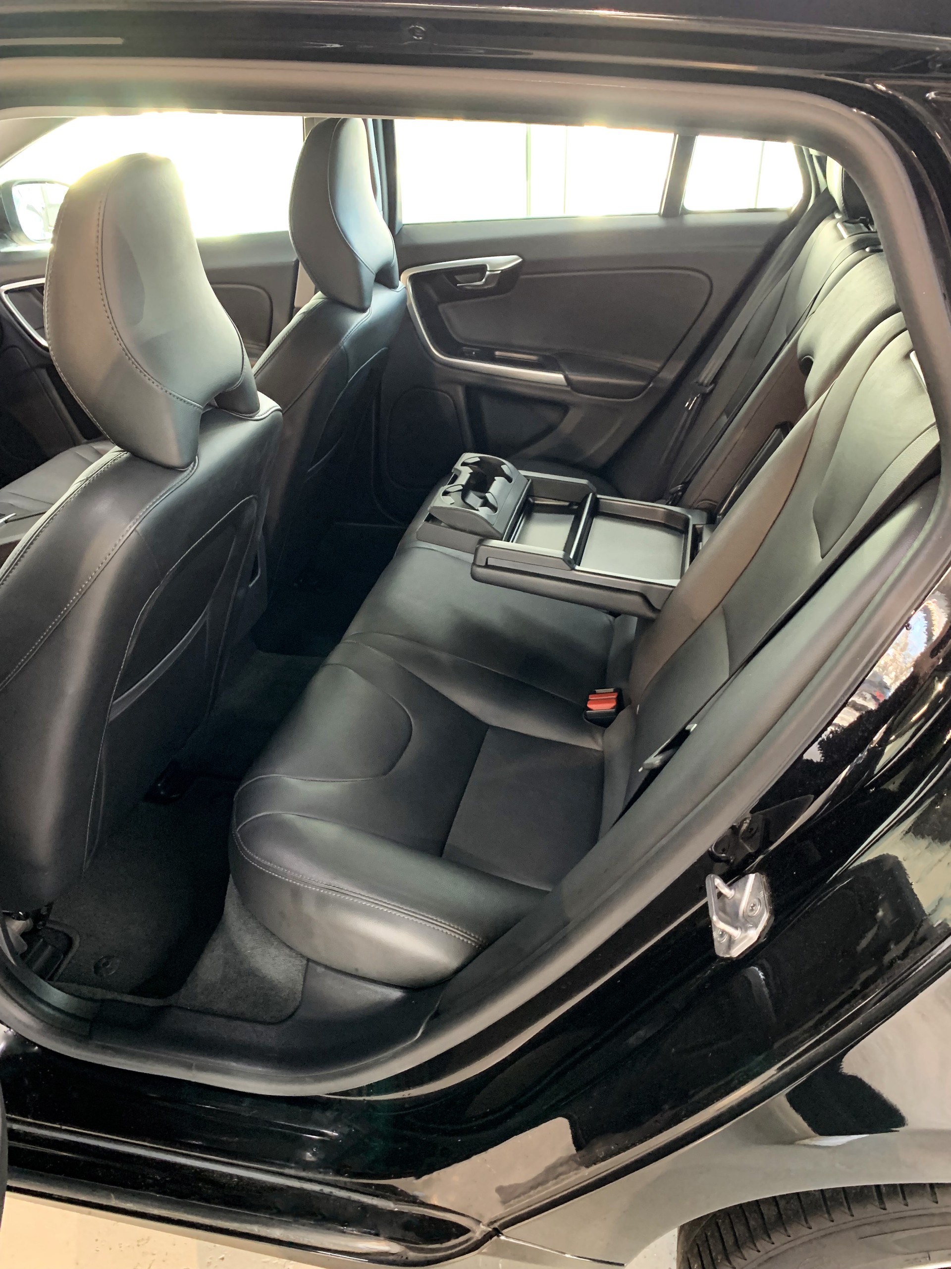 VOLVO V60 D3 Summum Geartronic-image-28