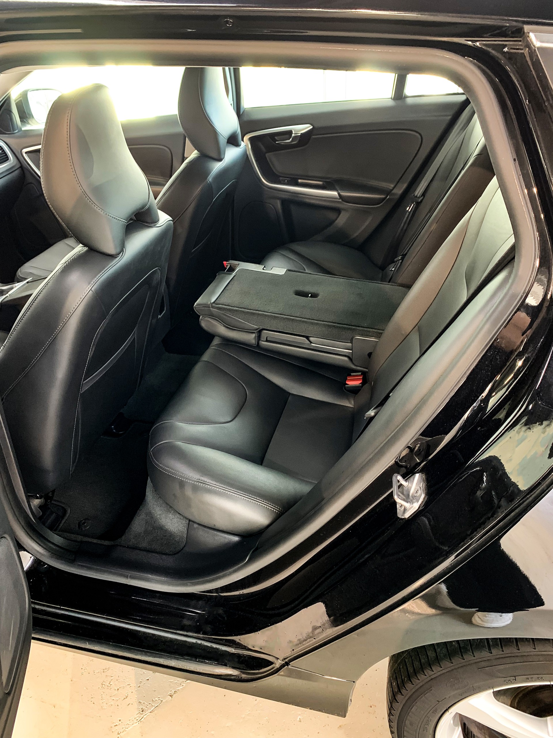 VOLVO V60 D3 Summum Geartronic-image-29