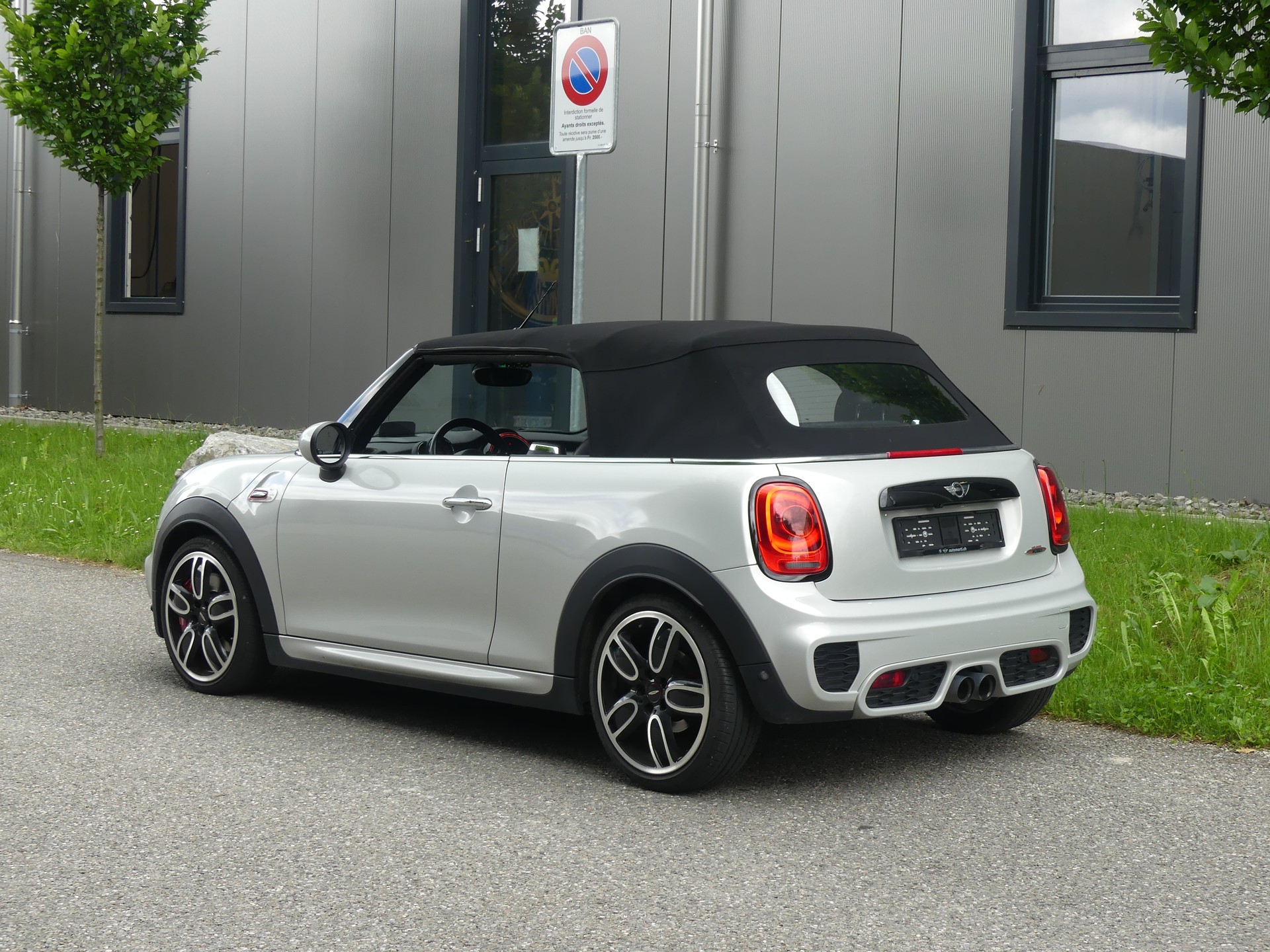 MINI Cooper JCW Cabriolet-image-9