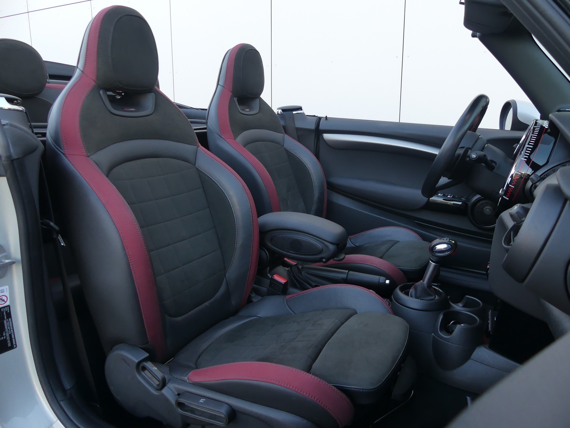 MINI Cooper JCW Cabriolet-image-6