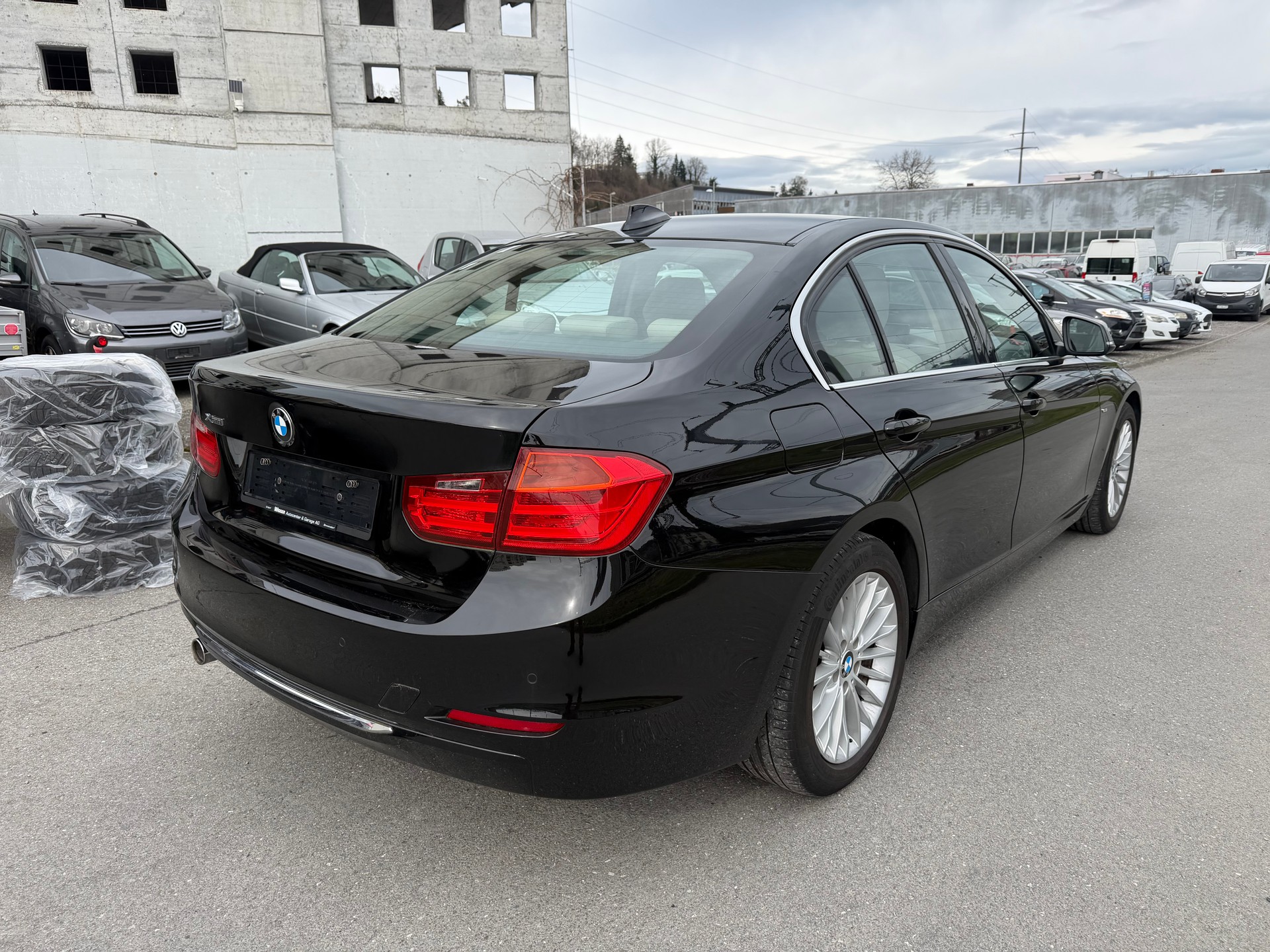 BMW 320d xDrive Luxury Line Steptronic-image-1