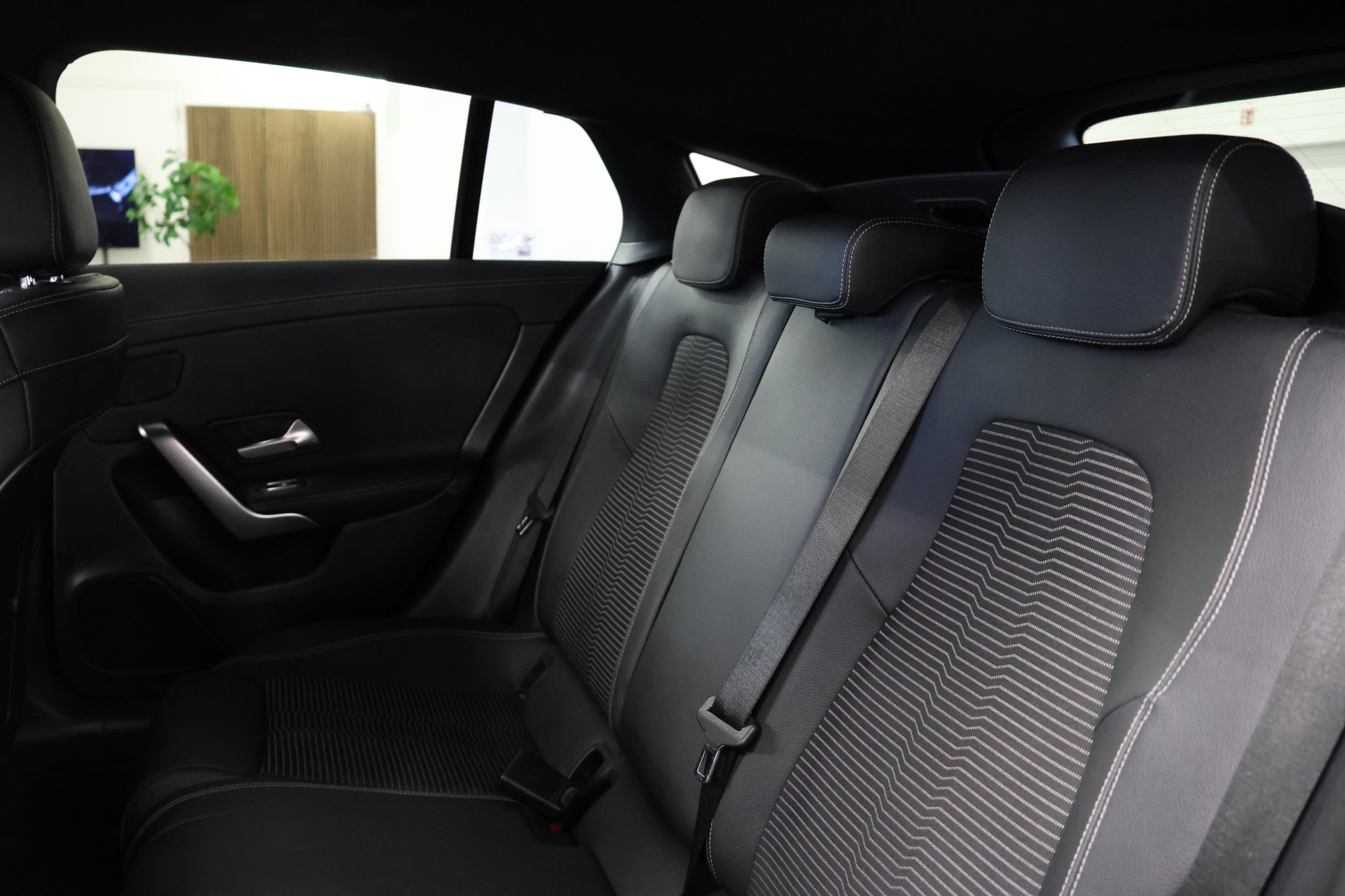 MERCEDES-BENZ CLA Shooting Brake 180 7G-DCT *Night-Paket* *Lederlenkrad* *Multifunktions Kamera*-image-23