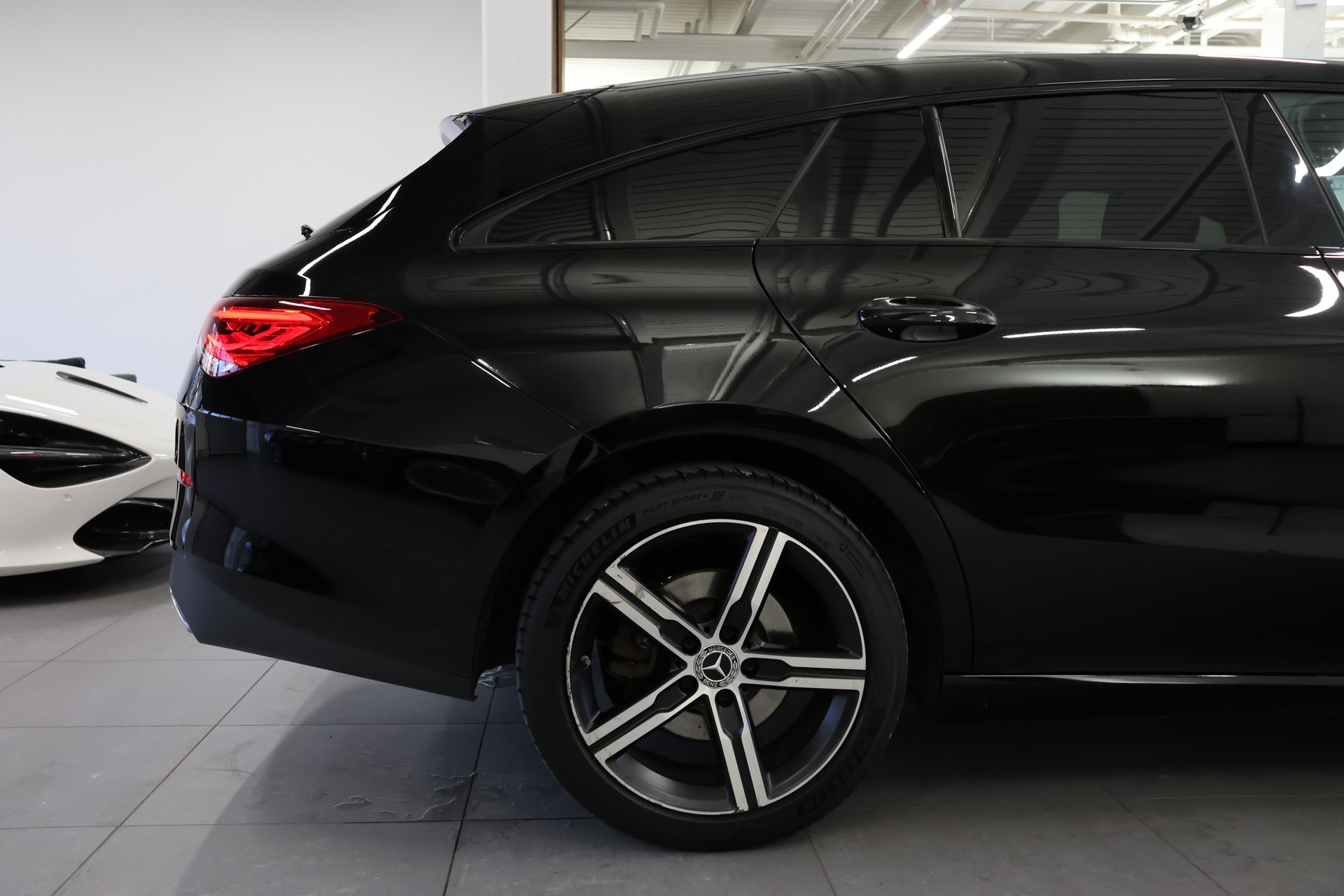 MERCEDES-BENZ CLA Shooting Brake 180 7G-DCT *Night-Paket* *Lederlenkrad* *Multifunktions Kamera*-image-10