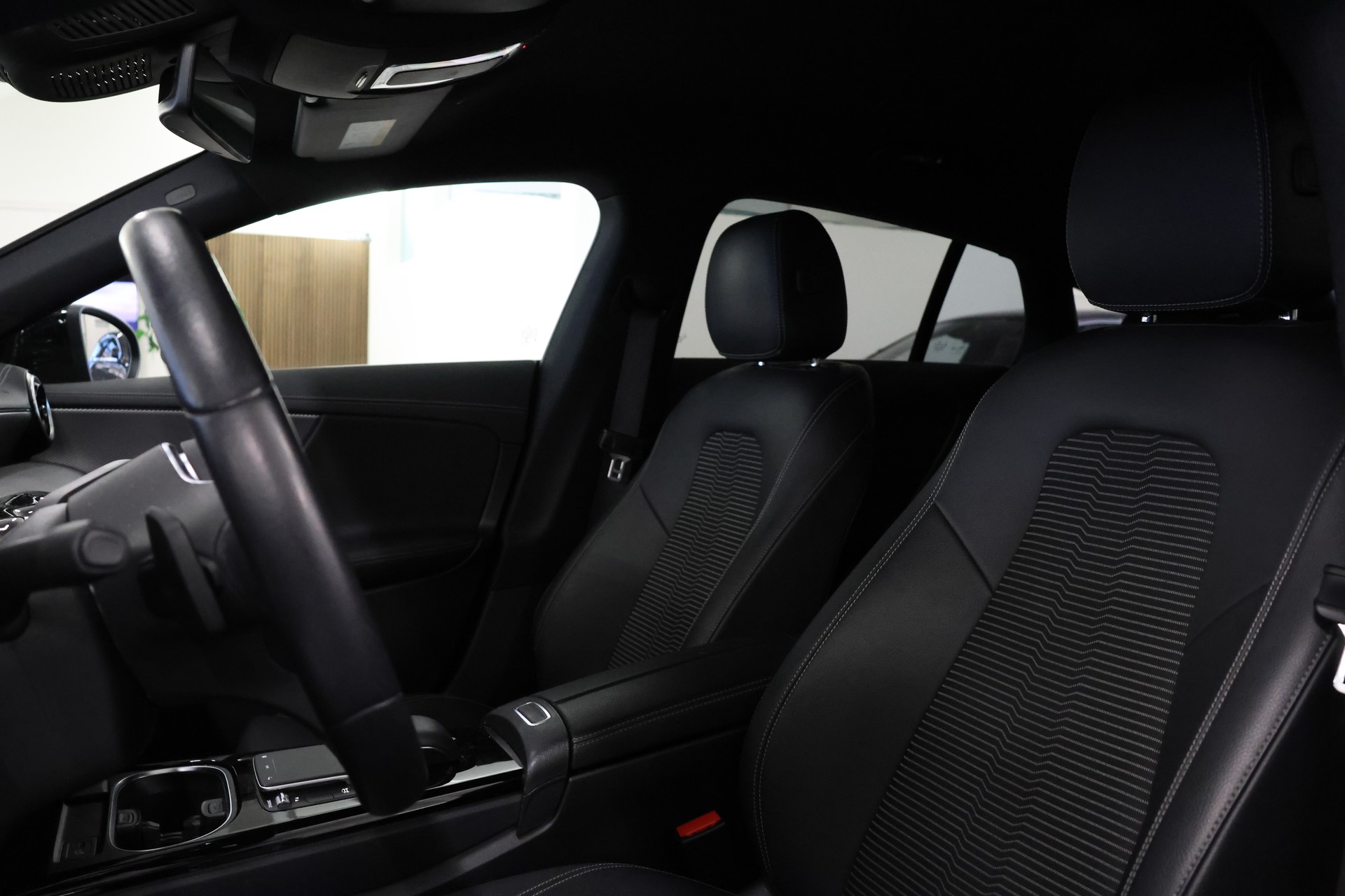 MERCEDES-BENZ CLA Shooting Brake 180 7G-DCT *Night-Paket* *Lederlenkrad* *Multifunktions Kamera*-image-13