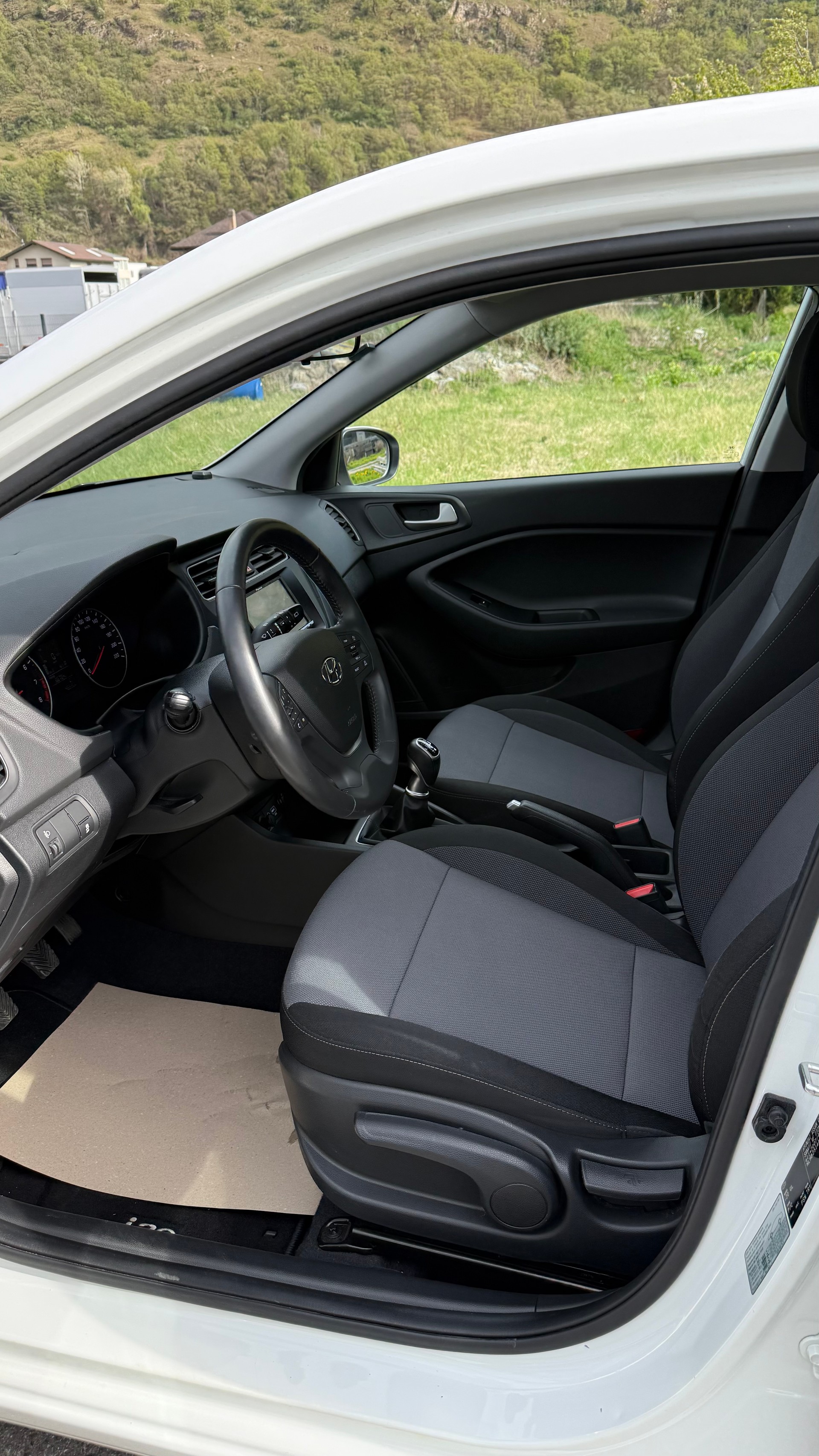 HYUNDAI i20 1.0 T-GDi Amplia-image-6