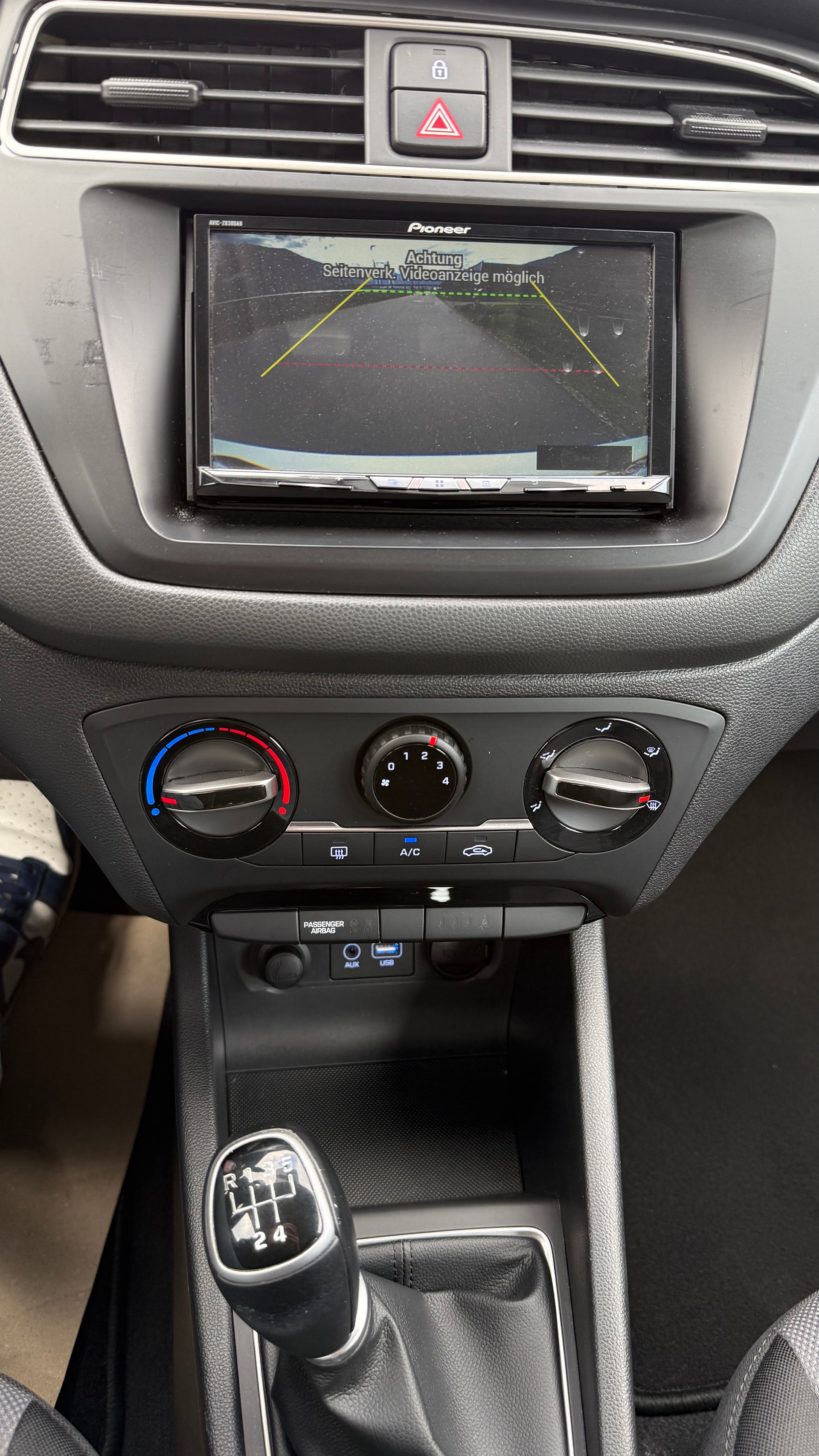 HYUNDAI i20 1.0 T-GDi Amplia-image-11