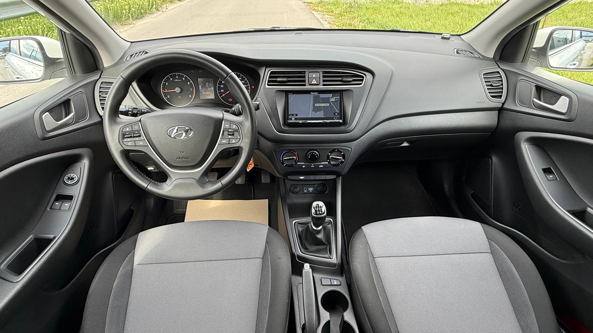 HYUNDAI i20 1.0 T-GDi Amplia-image-9
