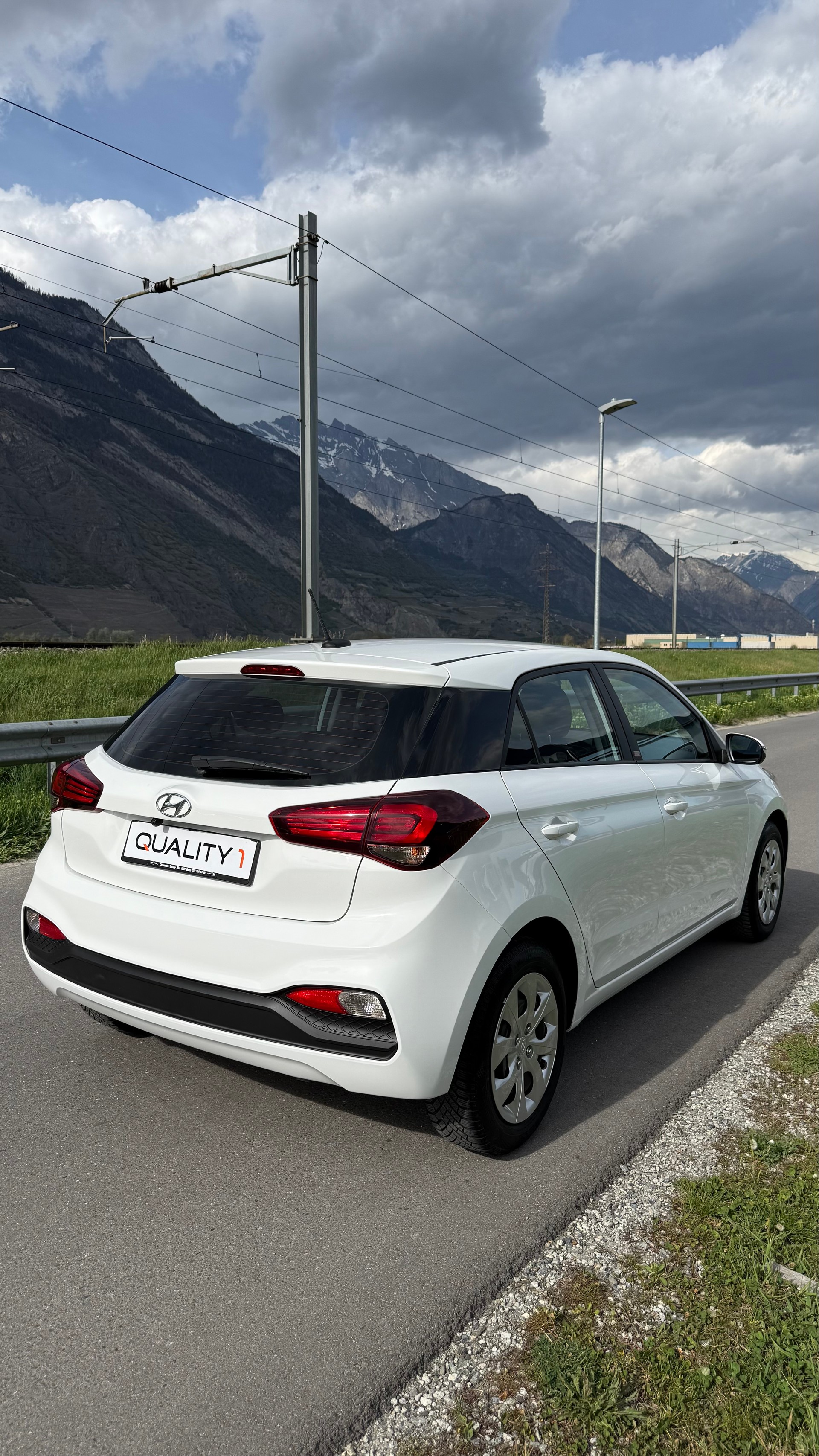 HYUNDAI i20 1.0 T-GDi Amplia-image-3