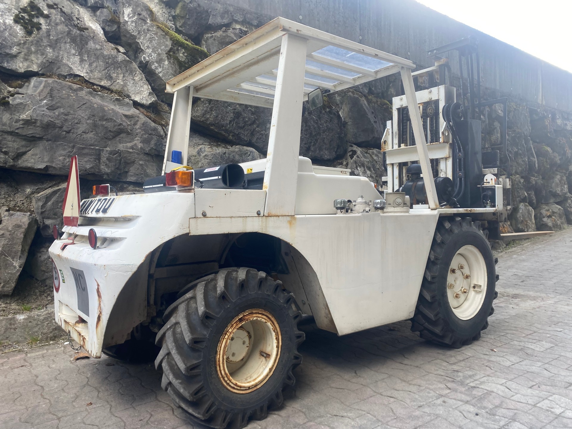 UNIMOG Manitou 4x4 Stapler-image-1