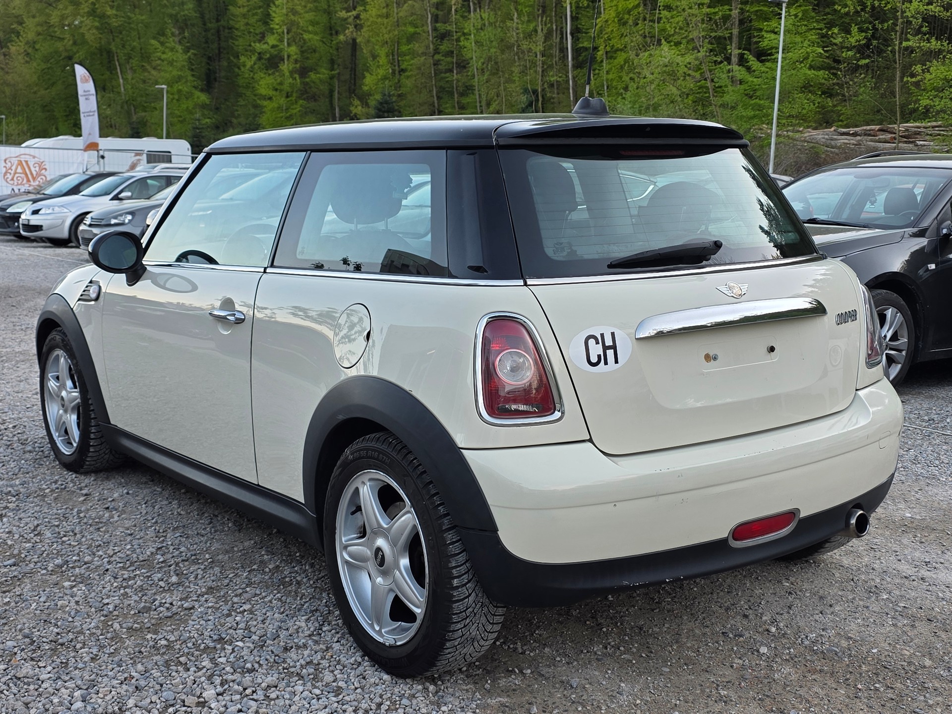 MINI Cooper *** Frisch ab MFK / Frisch ab Service / 6 MT Garantie / Gratis Lieferung ***-showroom-element-2