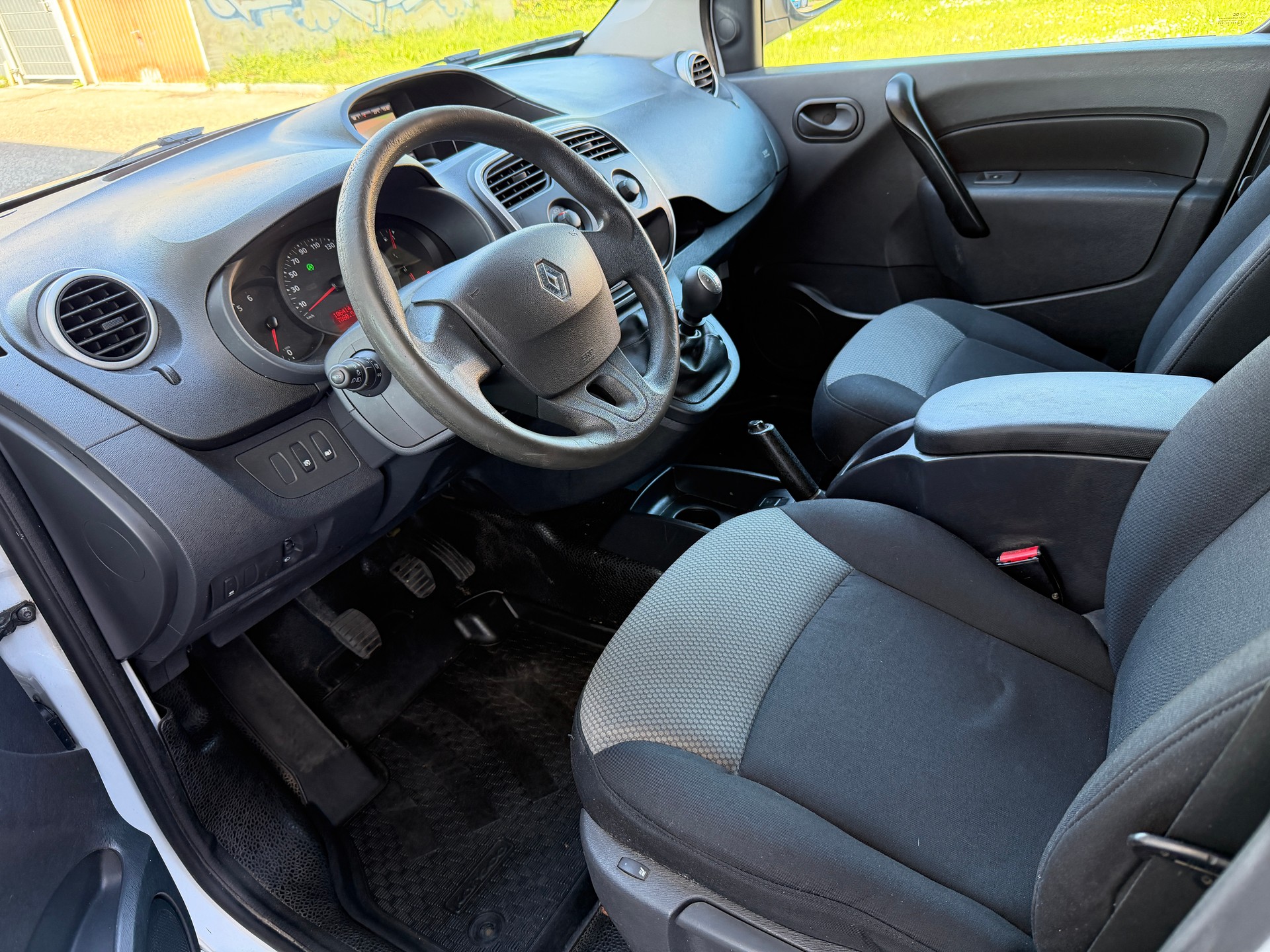 RENAULT Kangoo Medium dCi 95 ENERGY Business-image-12