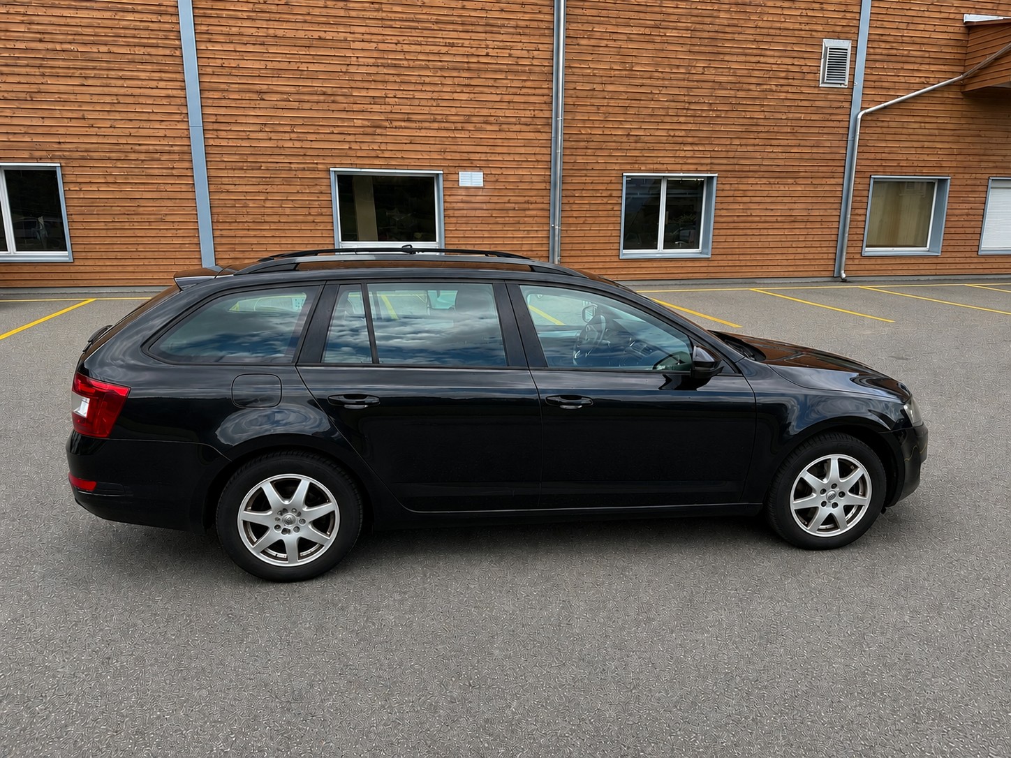 SKODA Octavia Combi 1.8 TSI Ambition 4x4 DSG-showroom-element-3