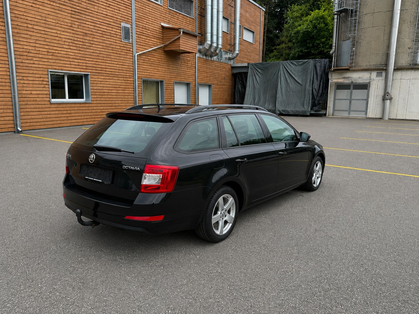 SKODA Octavia Combi 1.8 TSI Ambition 4x4 DSG-image-4