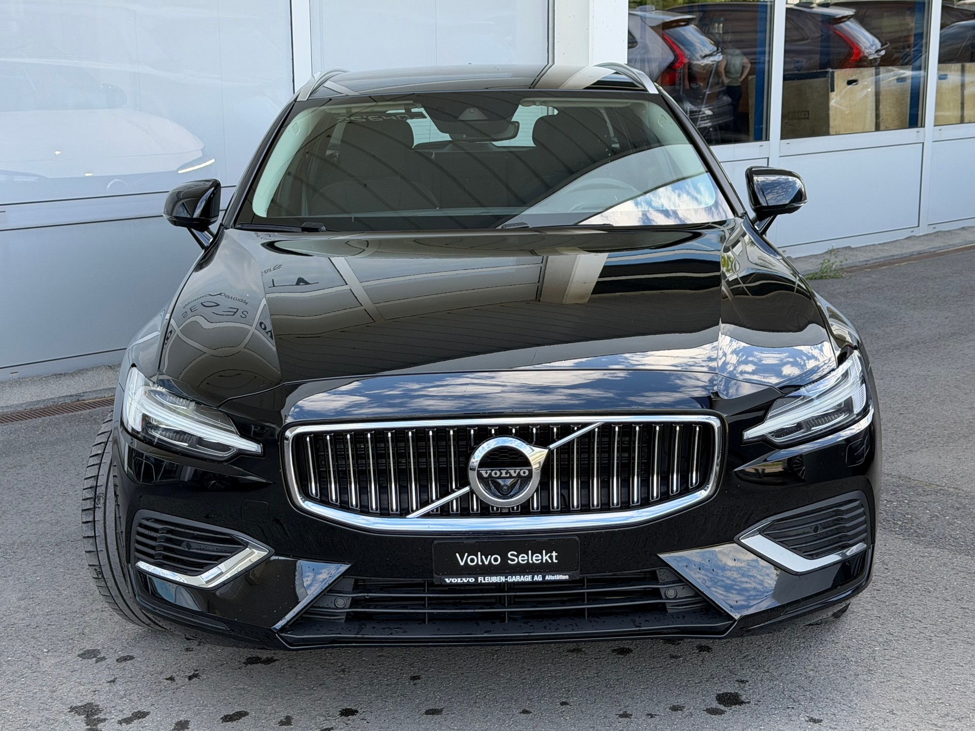 VOLVO V60 T6 eAWD Momentum Geartronic-image-24