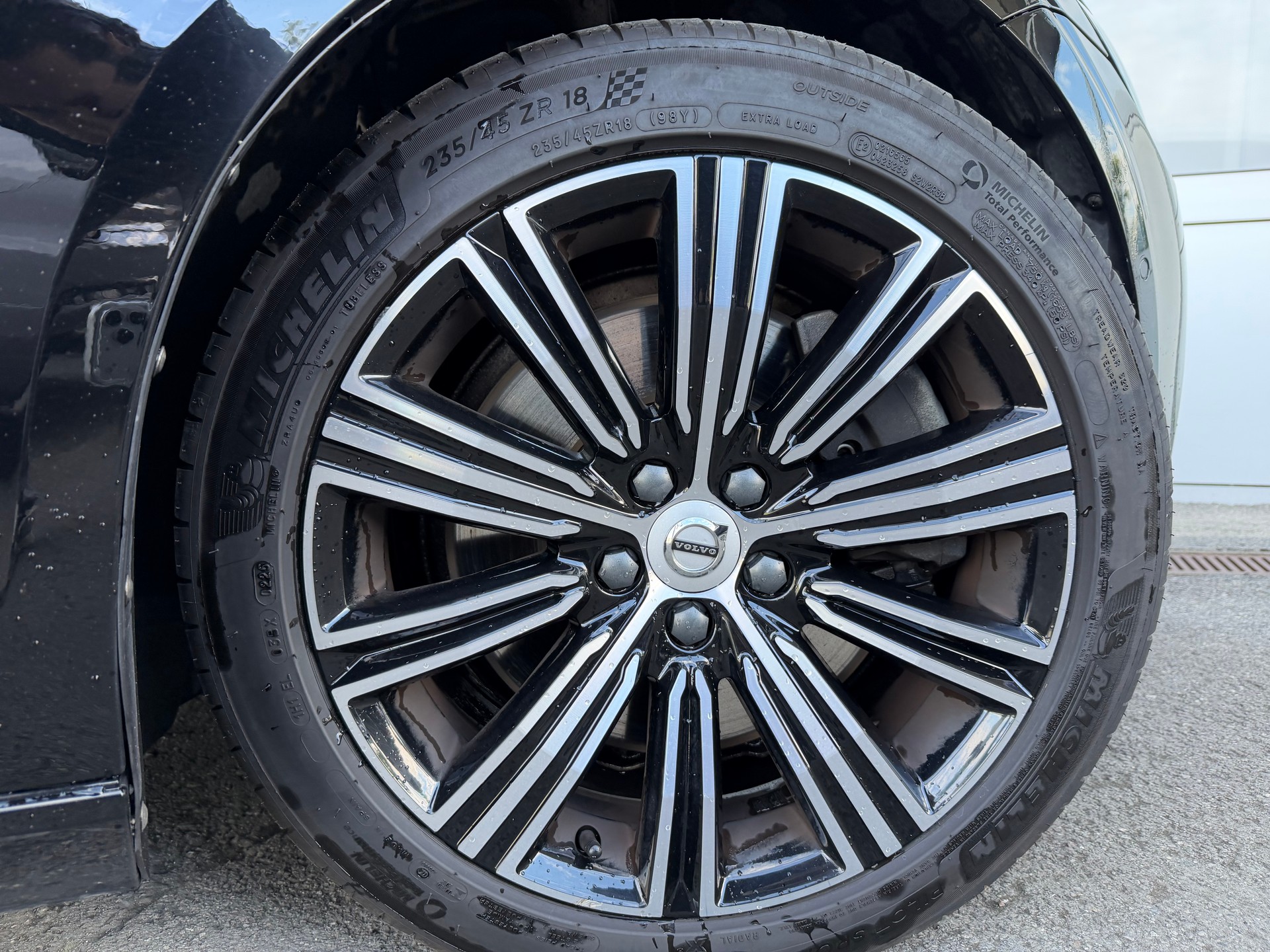 VOLVO V60 T6 eAWD Momentum Geartronic-image-8