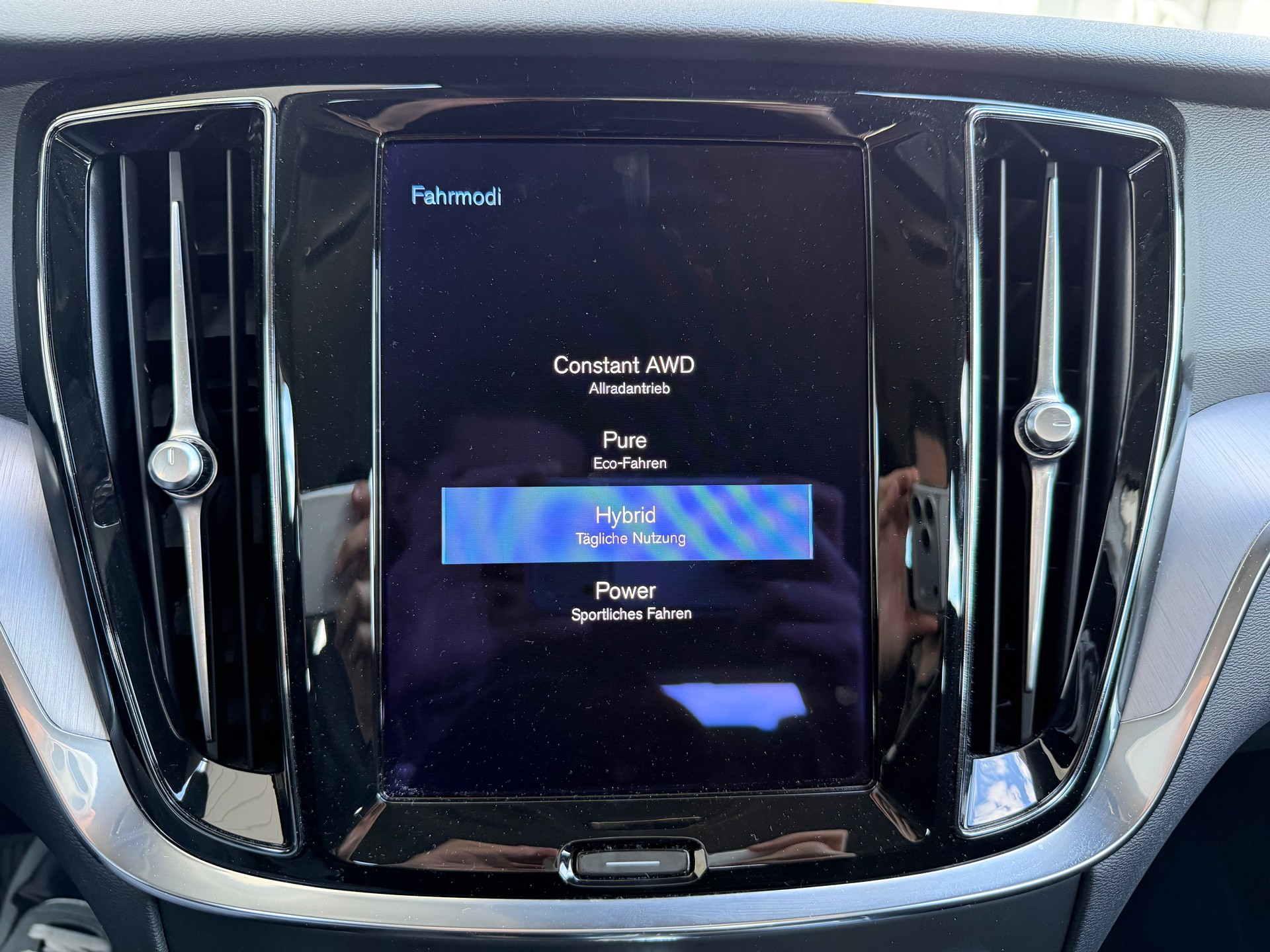VOLVO V60 T6 eAWD Momentum Geartronic-image-18