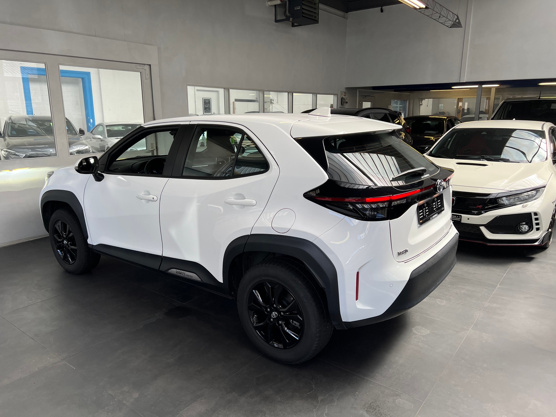 TOYOTA Yaris Cross 1.5 Trend e-CVT AWDi-image-1