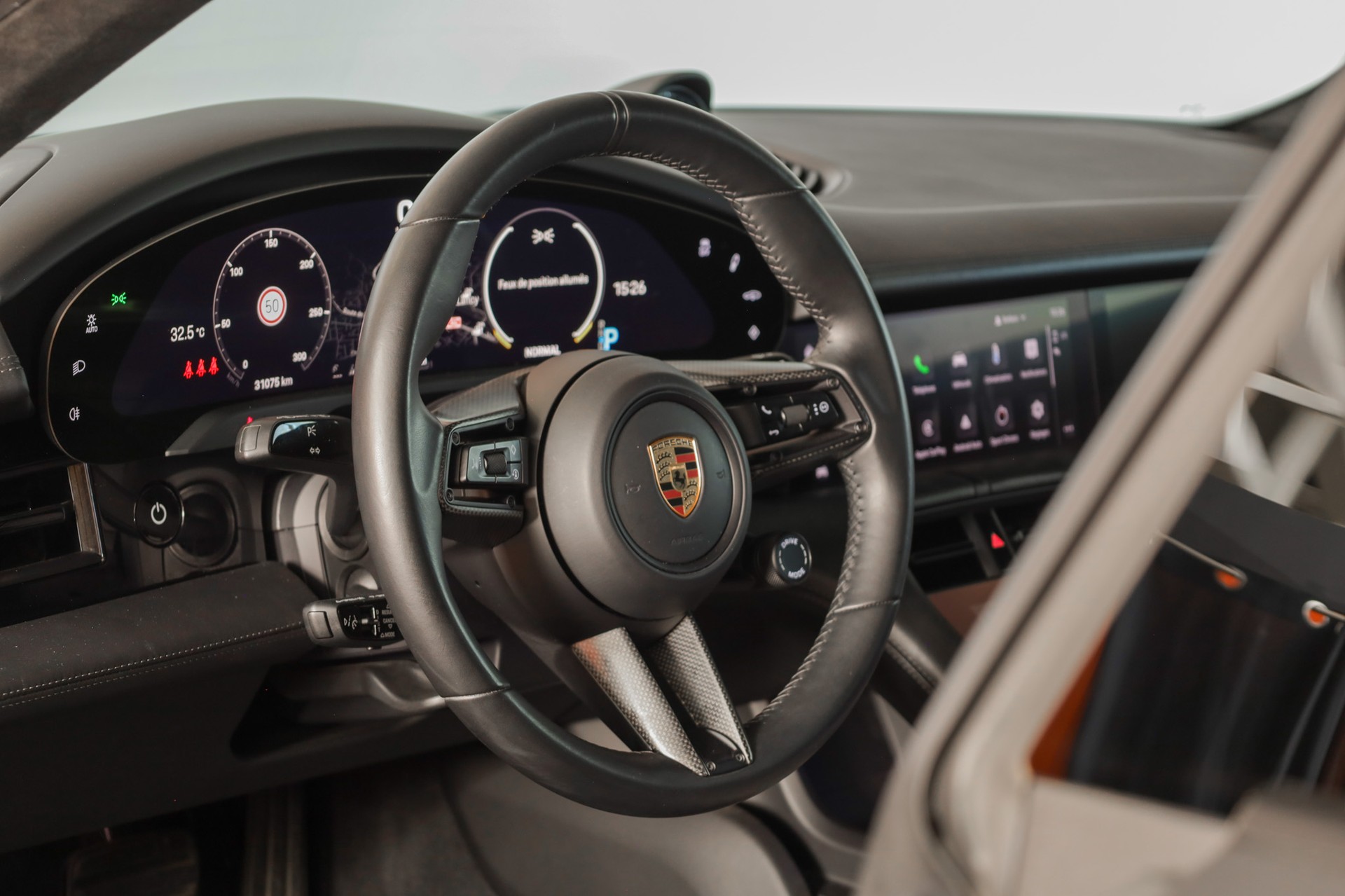 PORSCHE Taycan 4S Cross Turismo-image-11