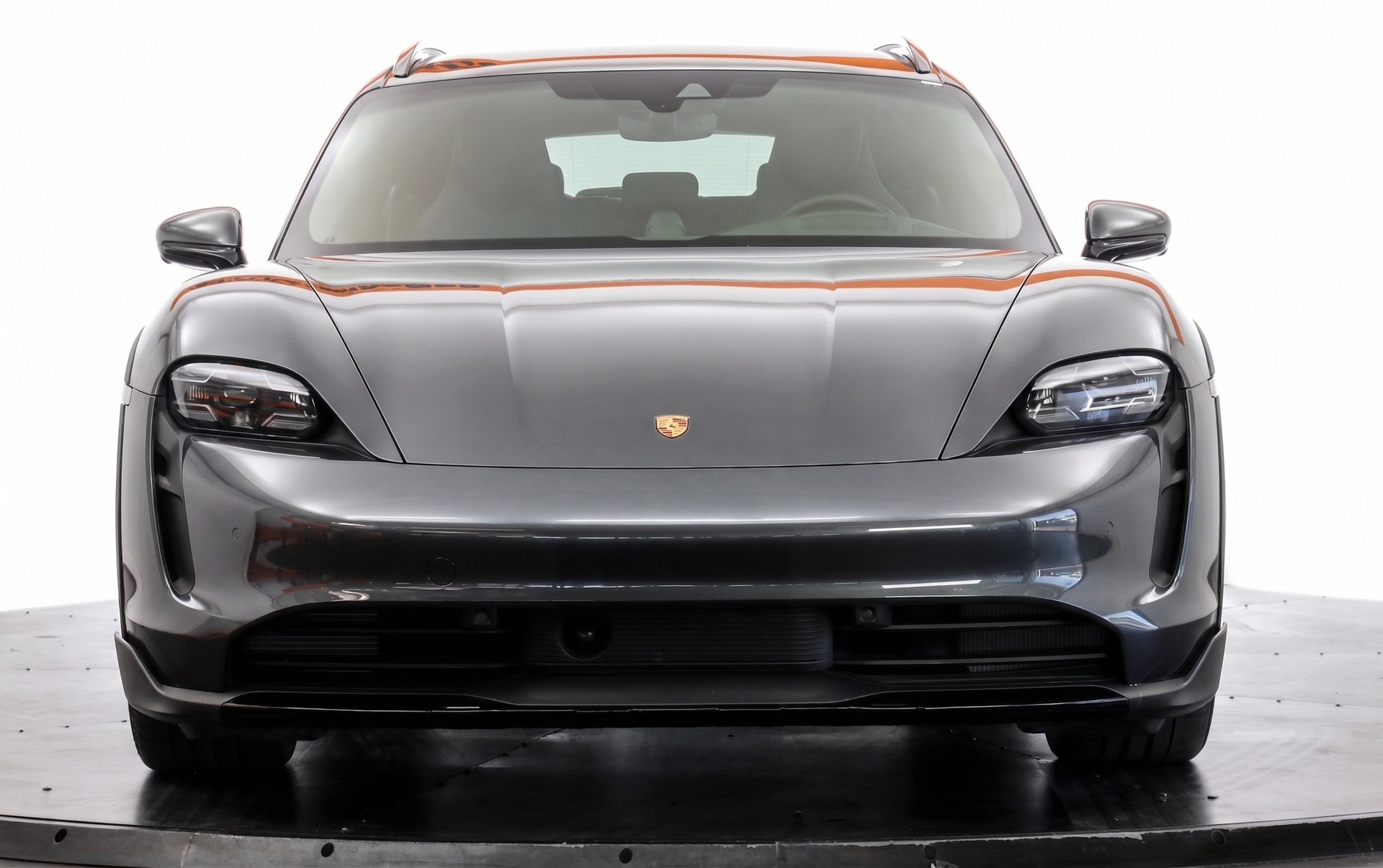PORSCHE Taycan 4S Cross Turismo-showroom-element-1