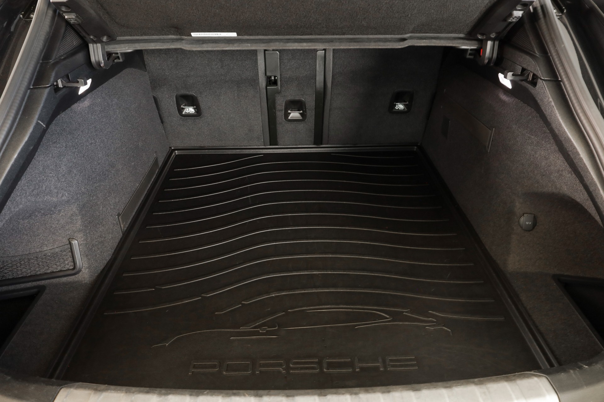 PORSCHE Taycan 4S Cross Turismo-image-15