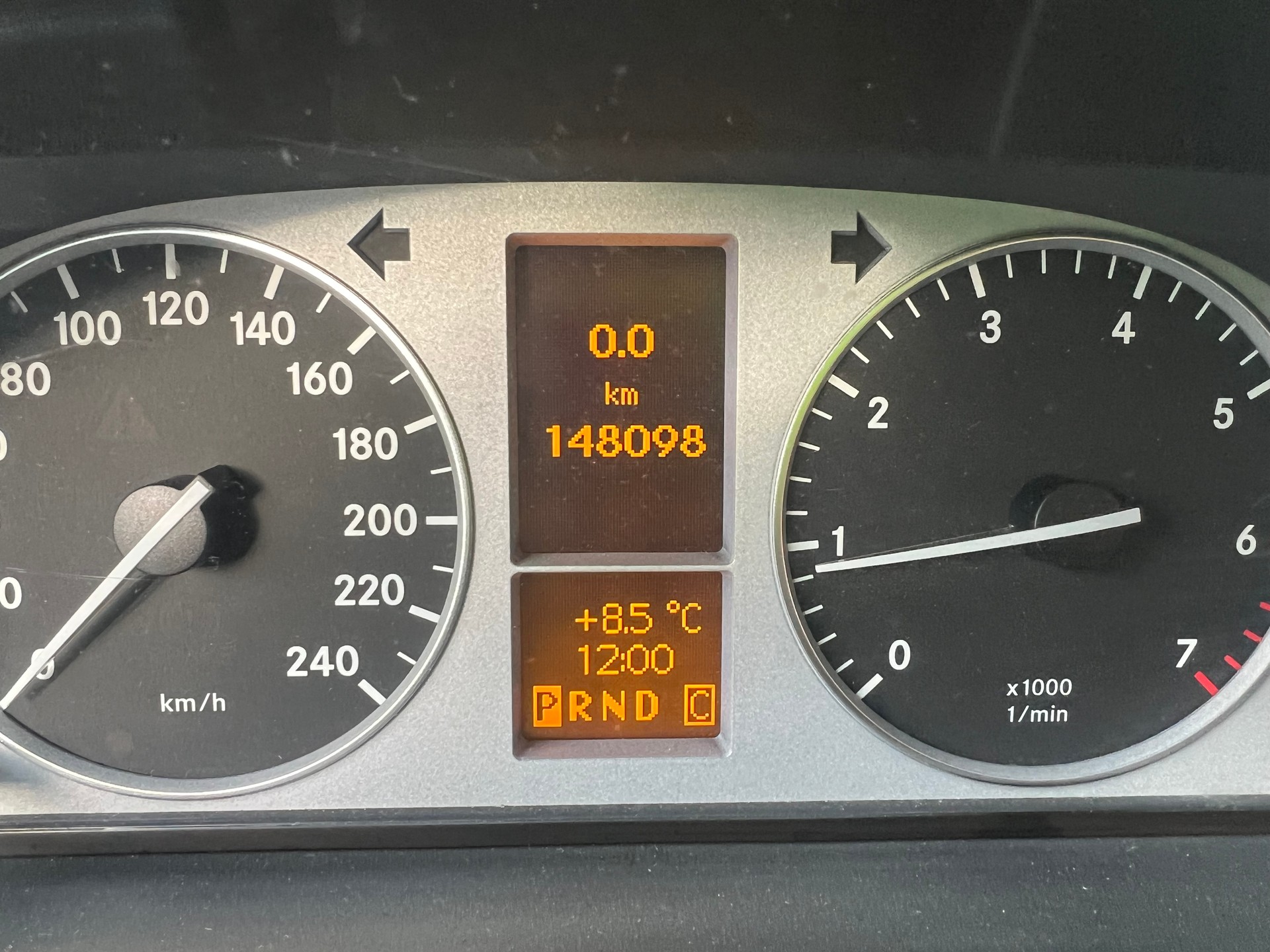 MERCEDES-BENZ B 170-image-10