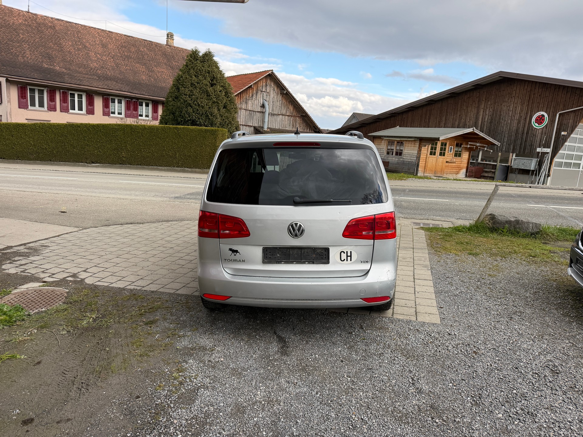 VW CrossTouran 1.6 TDI-image-5