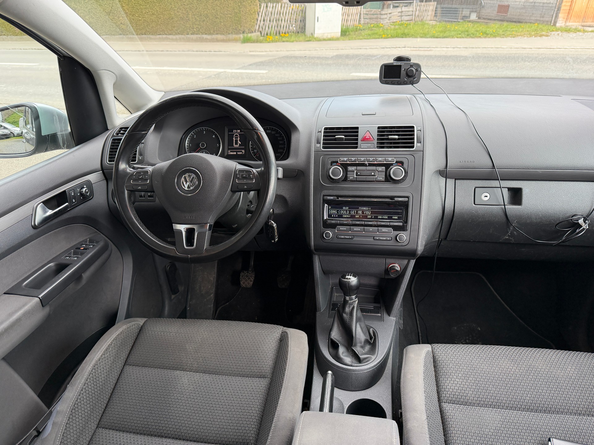 VW CrossTouran 1.6 TDI-image-10