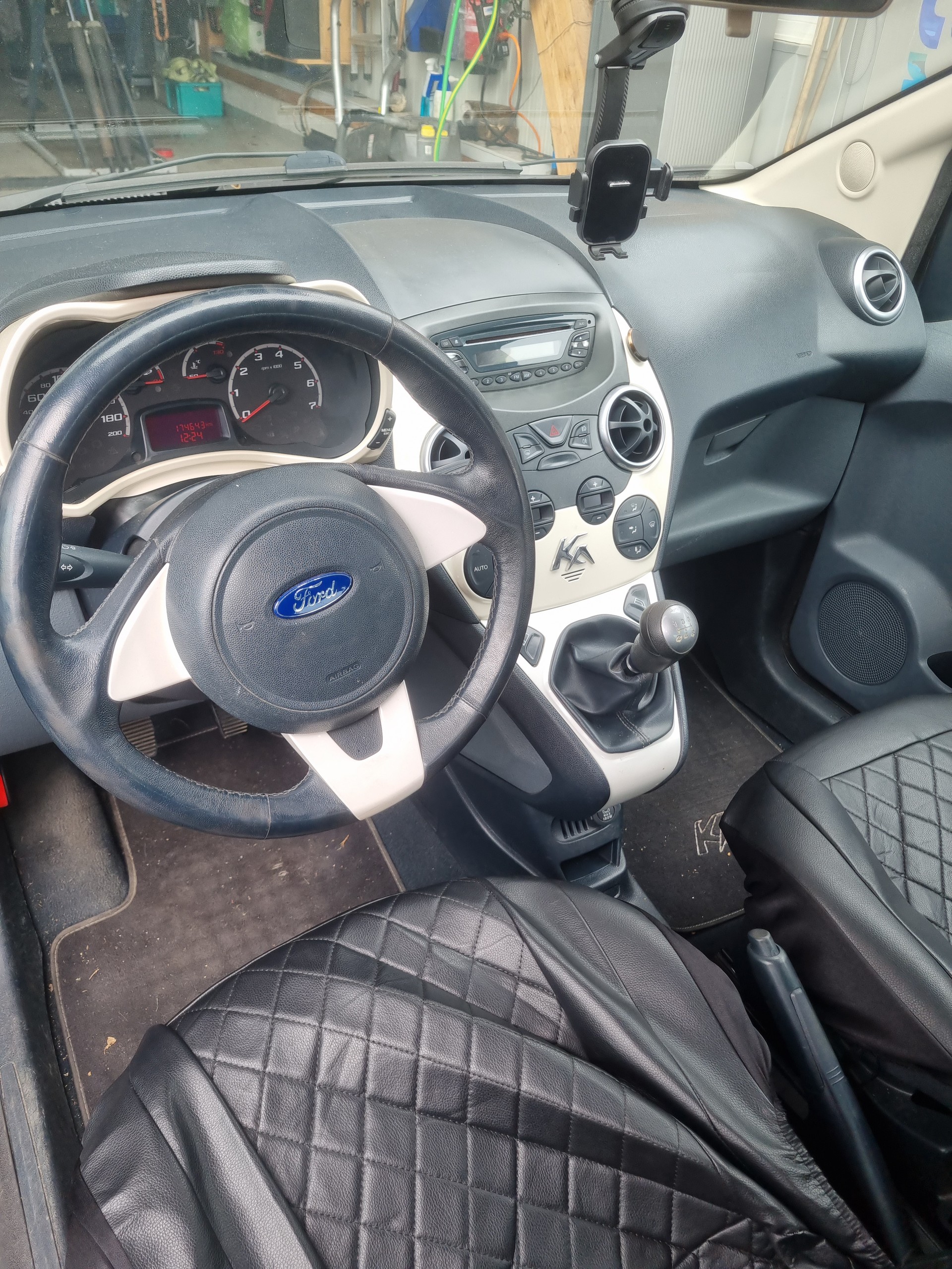 FORD KA 1.25 Titanium-image-7