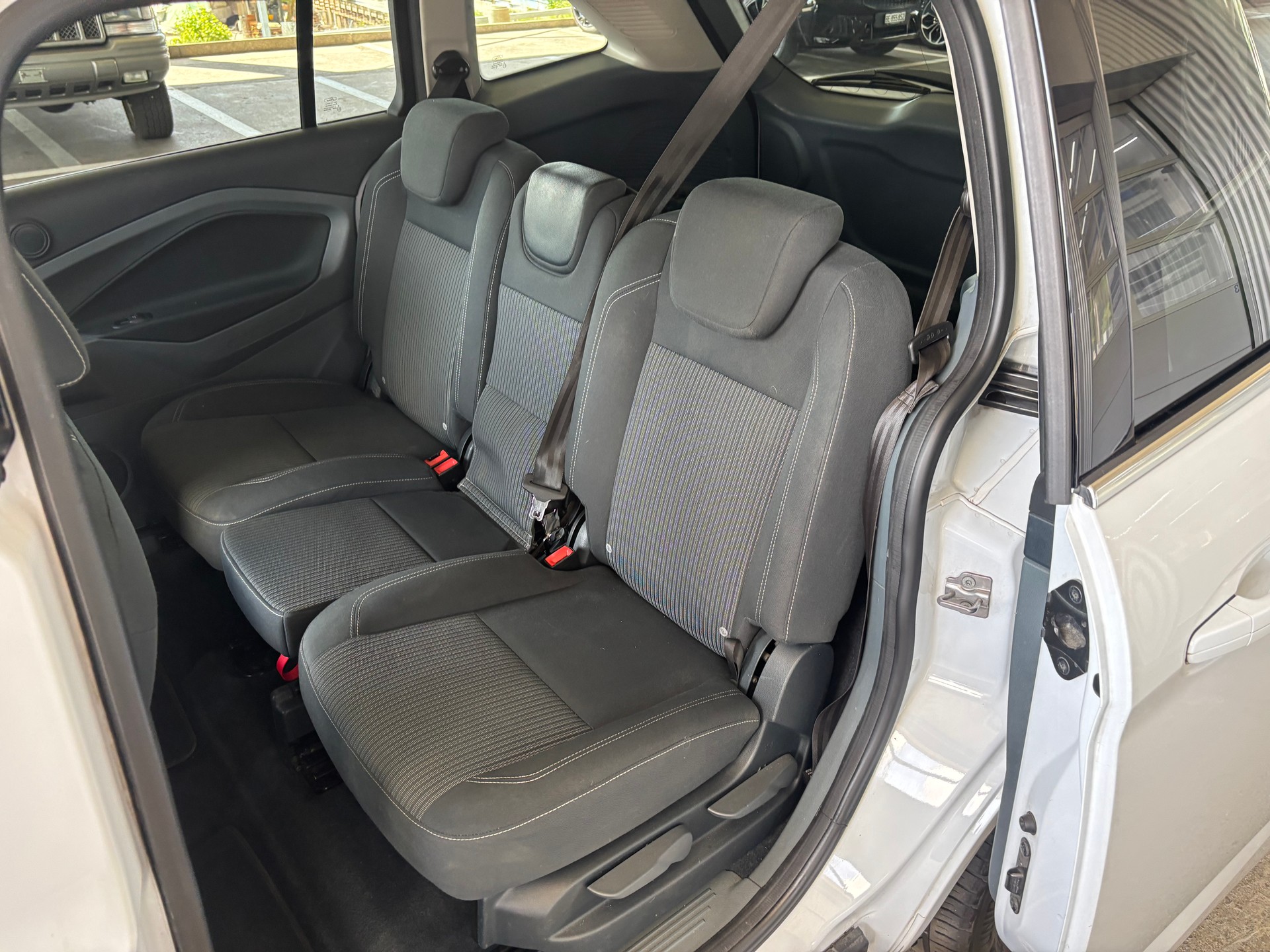 FORD Grand C-Max 2.0 TDCi Titanium mit AHK-image-7