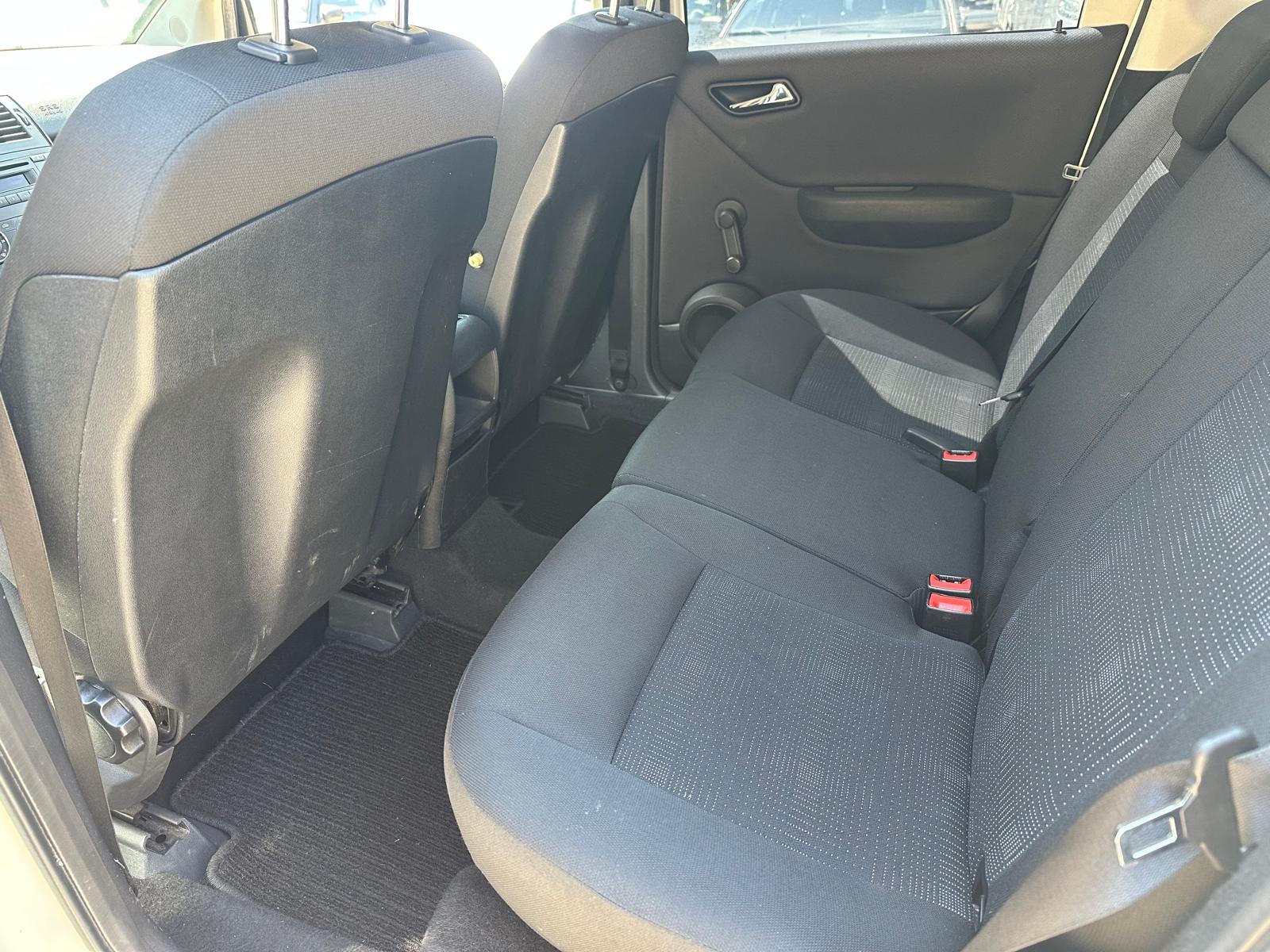MERCEDES-BENZ A 170 Classic-image-12