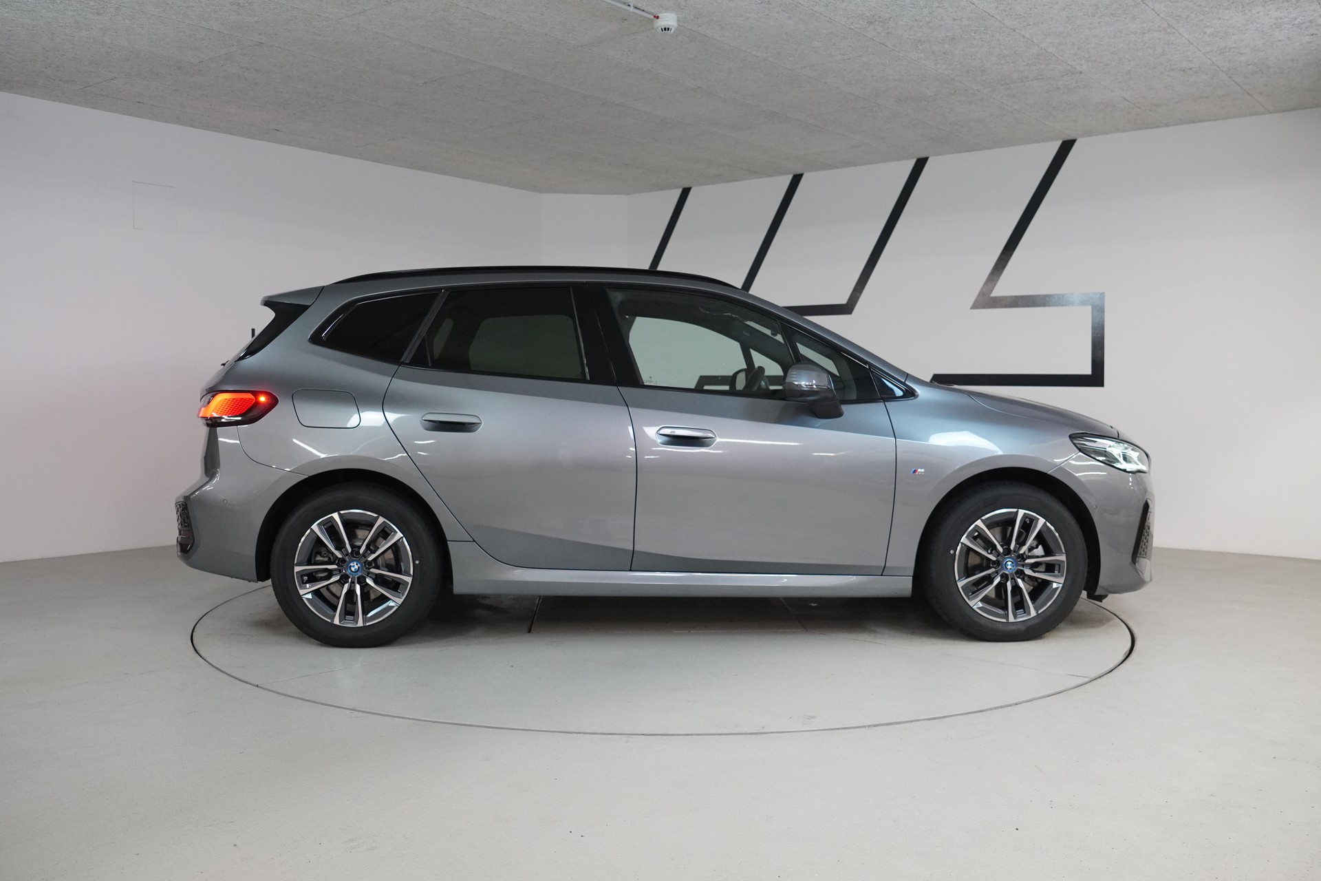 BMW 225e xDrive Active Tourer M Sport-image-8