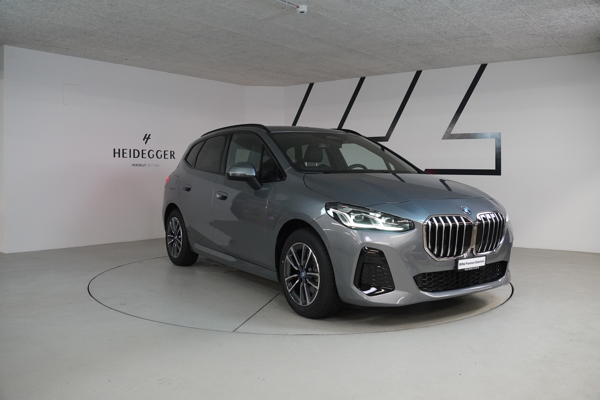 BMW 225e xDrive Active Tourer M Sport-showroom-element-3